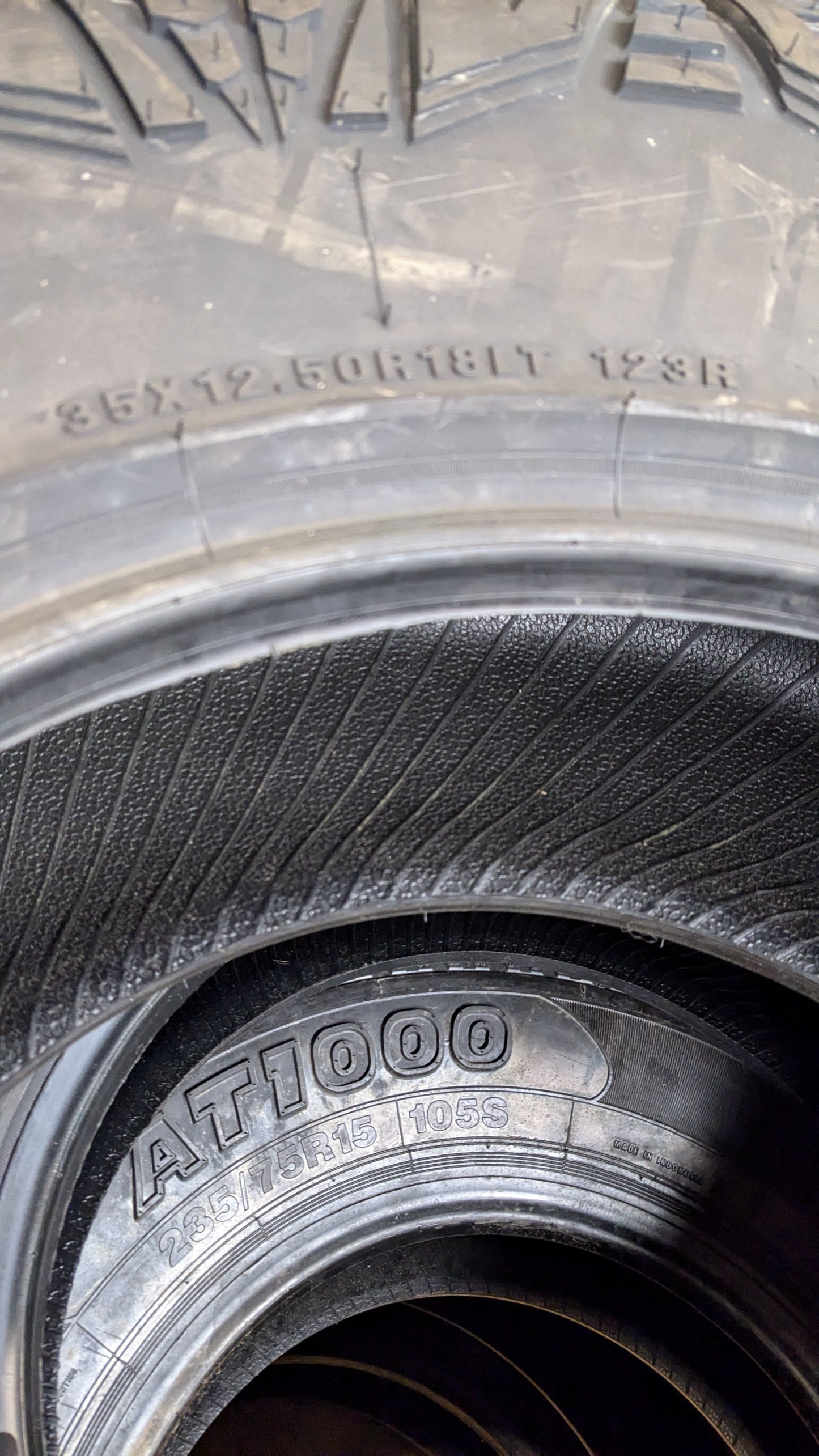 RADAR RENEGADE A/T PRO BSW LT 35 12.5 18 123R 10PLY ALL TERRAIN TIRE RACSTH0008