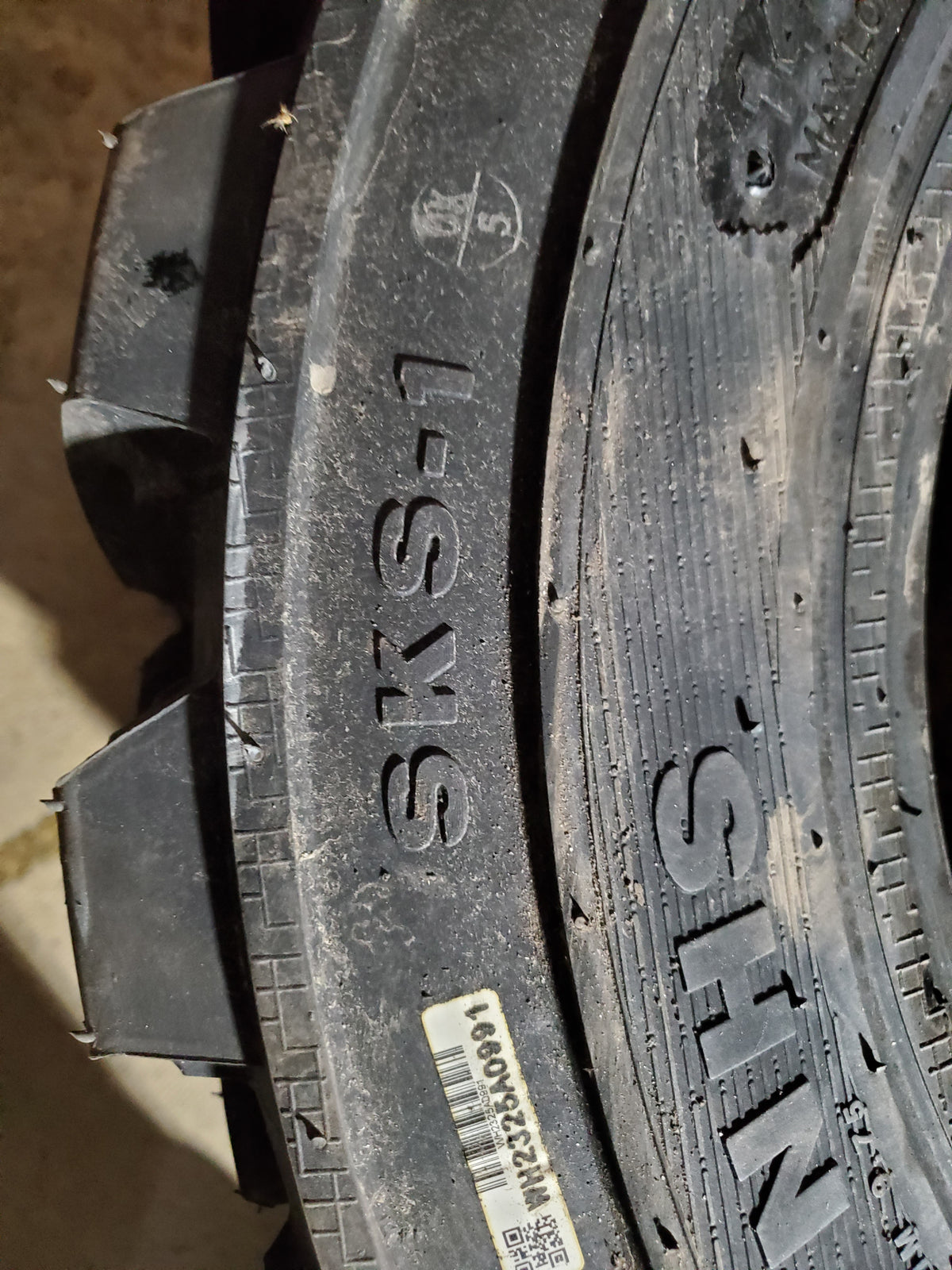 HORSESHOE SKS1 BSW  12 16.5 T168 14PLY SKIDSTEER TIRE K2112210Q1X2