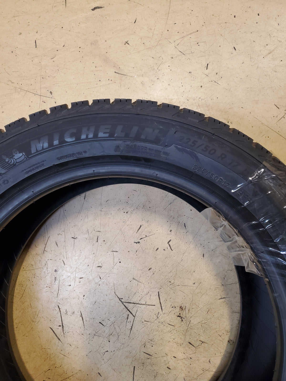 NOS MICHELIN X-ICE SNOW BSW P 225 50 17 98H XL WINTER TIRE 34446