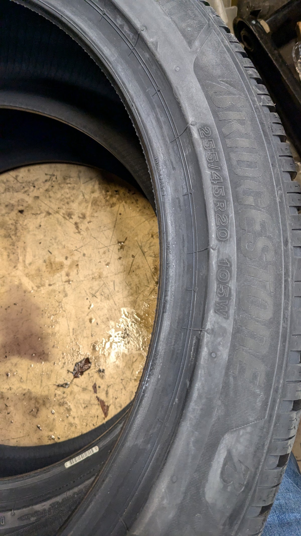 2 BRIDGESTONE BLIZZAK 6 RWL P 255 45 20 105W WINTER TIRE 014677