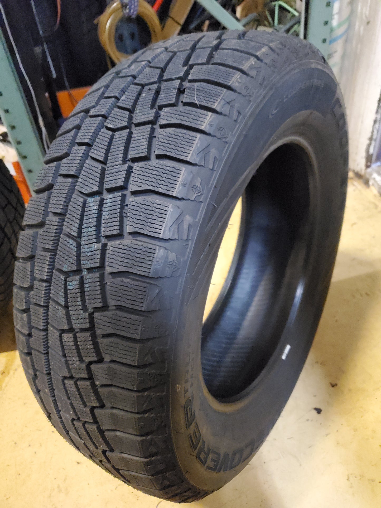 COOPER DISCOVERER TRUE NORTH BSW P 235 65 17 104T WINTER TIRE 166187004