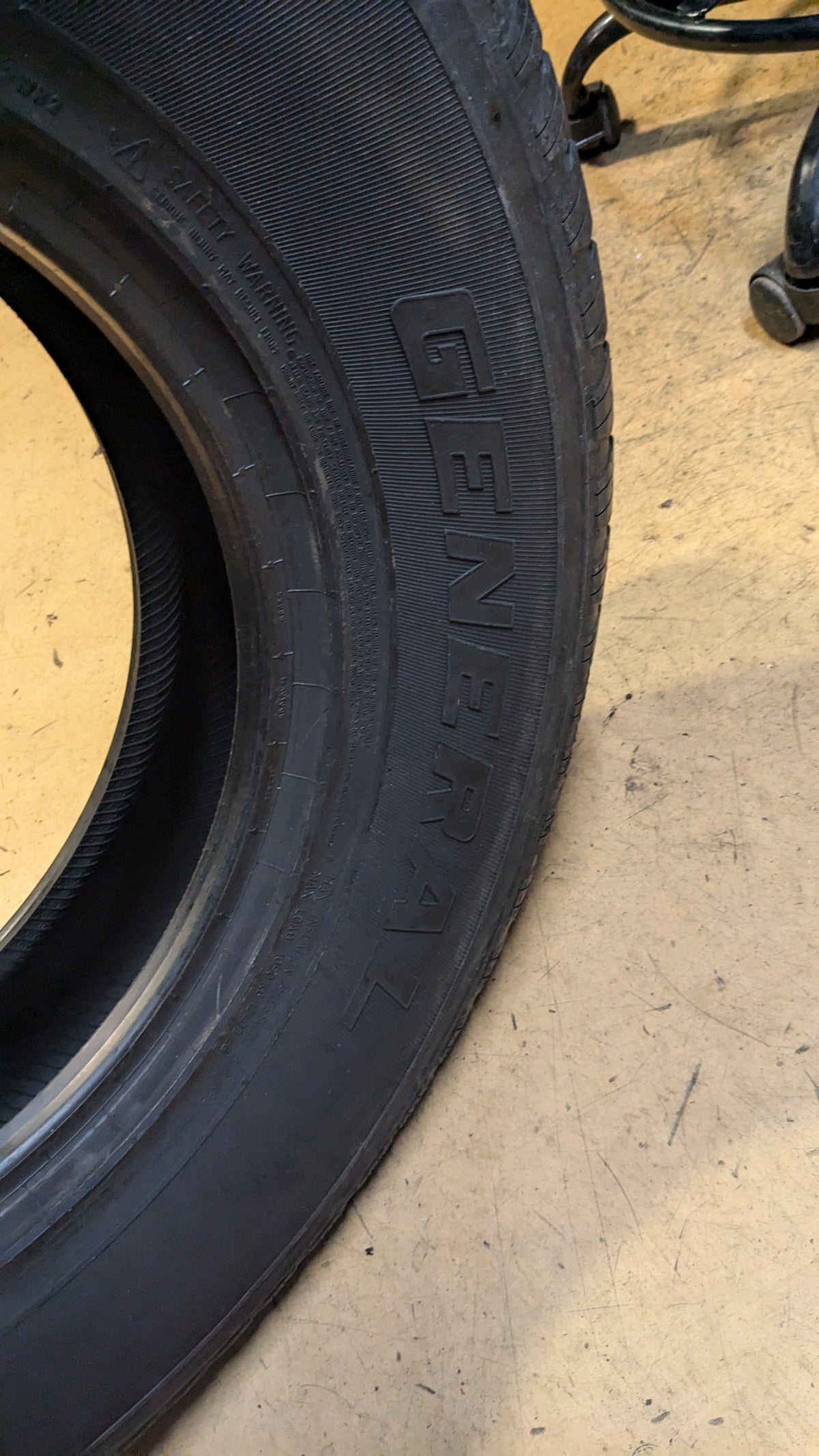 GENERAL GRABBER HTS 60 BSW P 245 75 16 111S ALL SEASON TIRE 4504620000