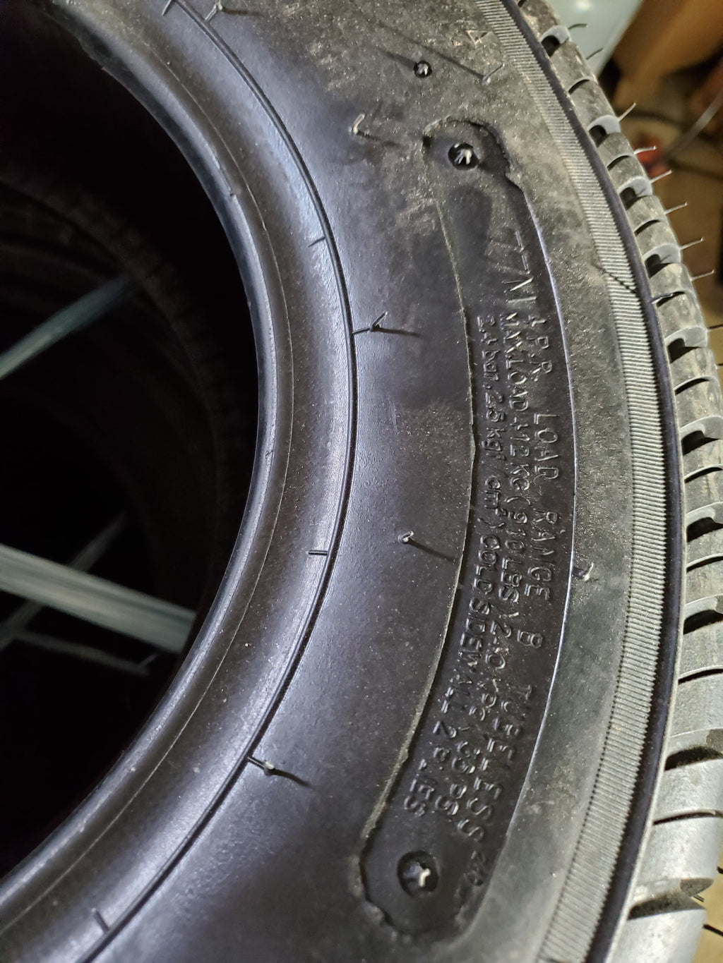 LOADSTAR  BSW  20.5 8 10 77M 4PLY TRAILER TIRE AB107