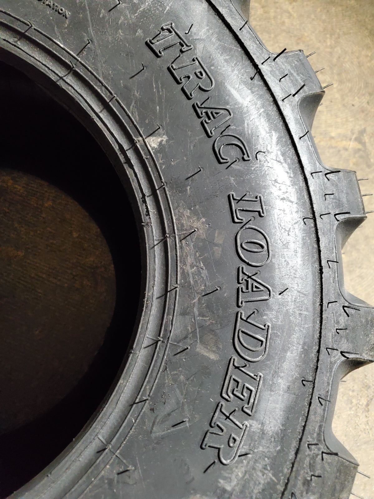 TITAN TRAC LOADER BSW  26 12 12 100G 4PLY TRACTOR TIRE 412361