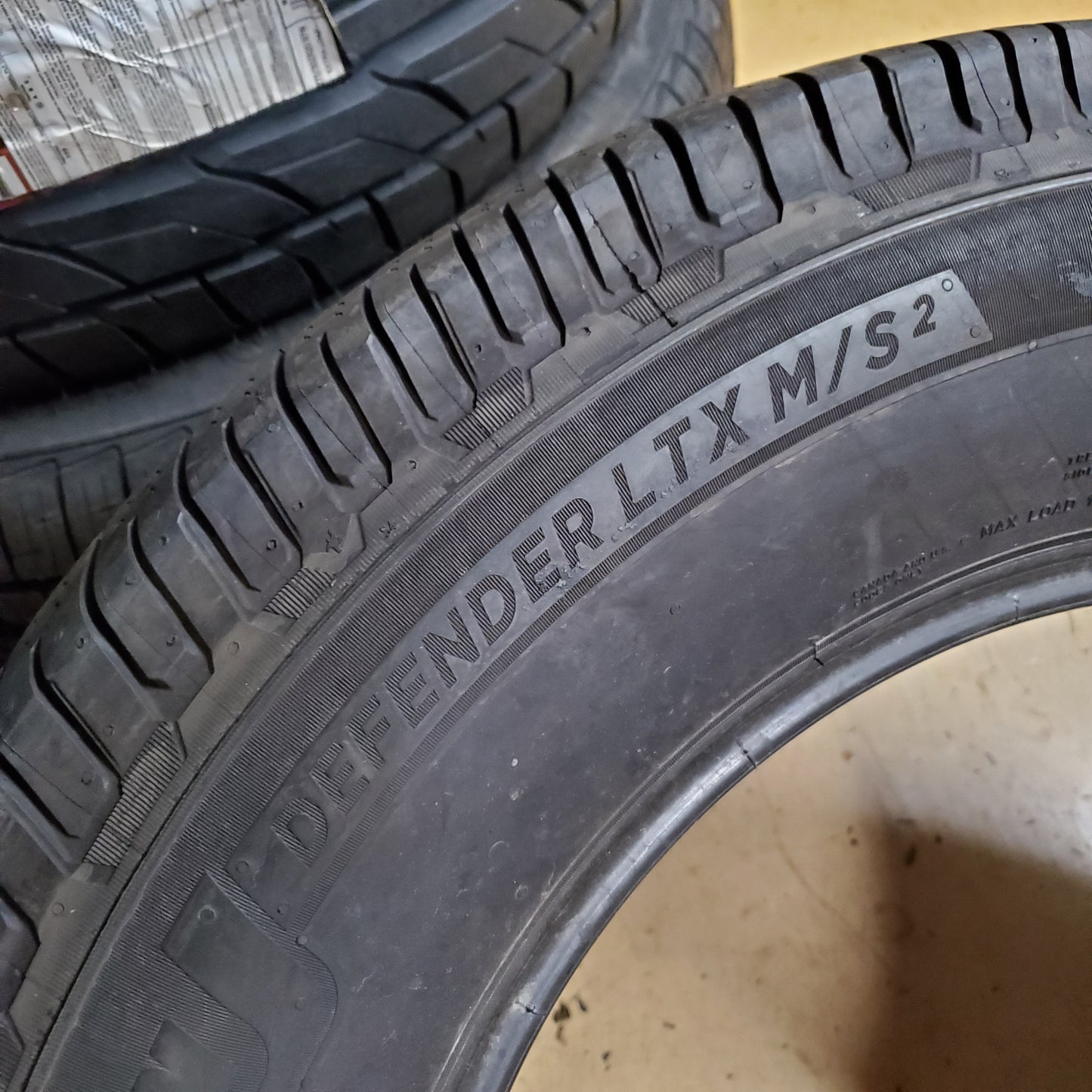 USED 12/32” 1 PATCH MICHELIN DEFENDER LTX M/S2 P 275 65 18 116T XL TIRE 09590