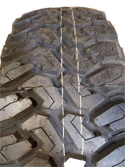 2 CENTENNIAL DIRT COMMANDER M/T BSW LT 35 12.5 17 121Q 12PLY MUD TCD1735125F