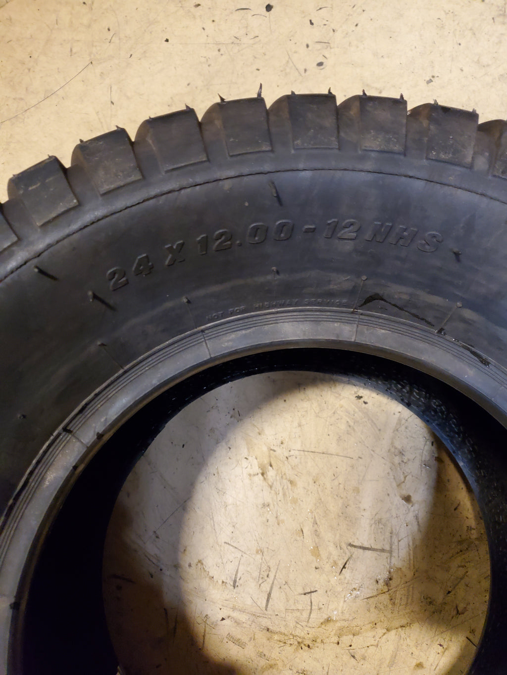 NOS CARLISLE TURF-SAVER BSW 24 12 12 2PLY LAWN TIRE 511409