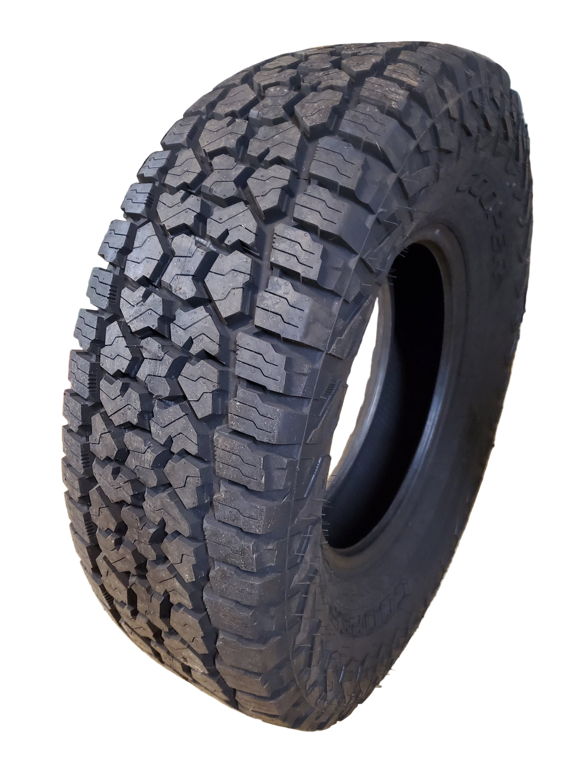 COOPER DISCOVERER STRONGHOLD AT LT 285 75 17 128/125S 10PLY TIRE 170286048