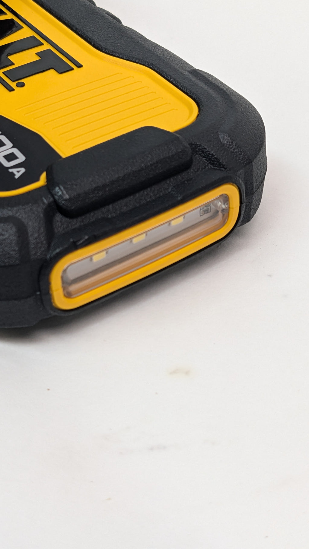 DEWALT DXAELJ16 1600 PEAK AMP JUMP STARTER BATTERY BOOSTER WITH USB POWER STATION