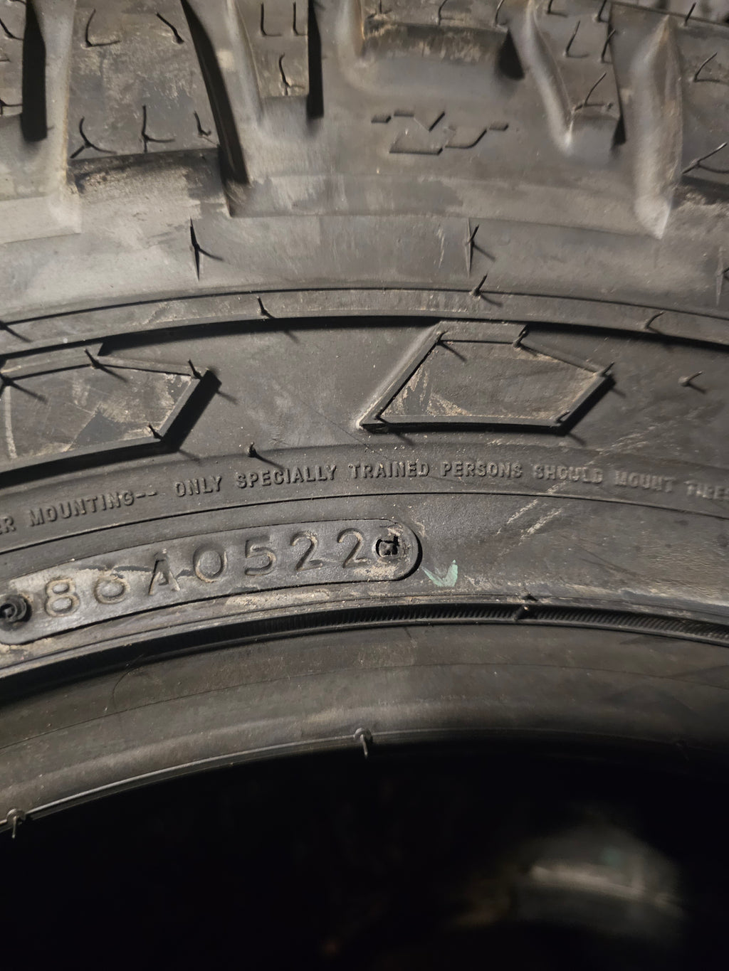 2 NITTO TRAIL GRAPPLER MT LT  275 70 18 125/122Q LRE 10PLY MUD TERRAIN TIRES 205870