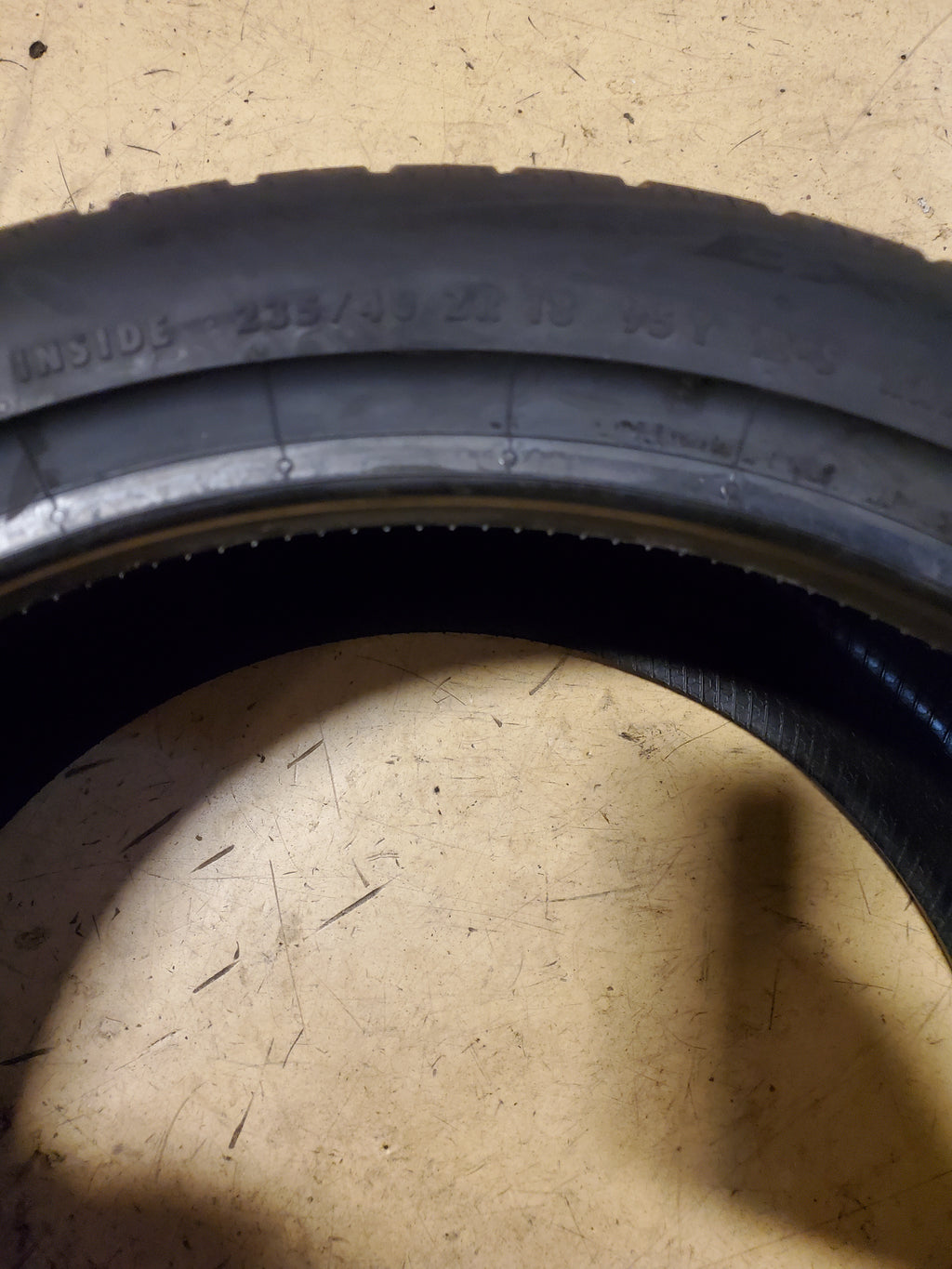 2 CONTINENTAL EXTREME CONTACT DWS06 PLUS P 235 40 18 95Y XL TIRE 15572850000