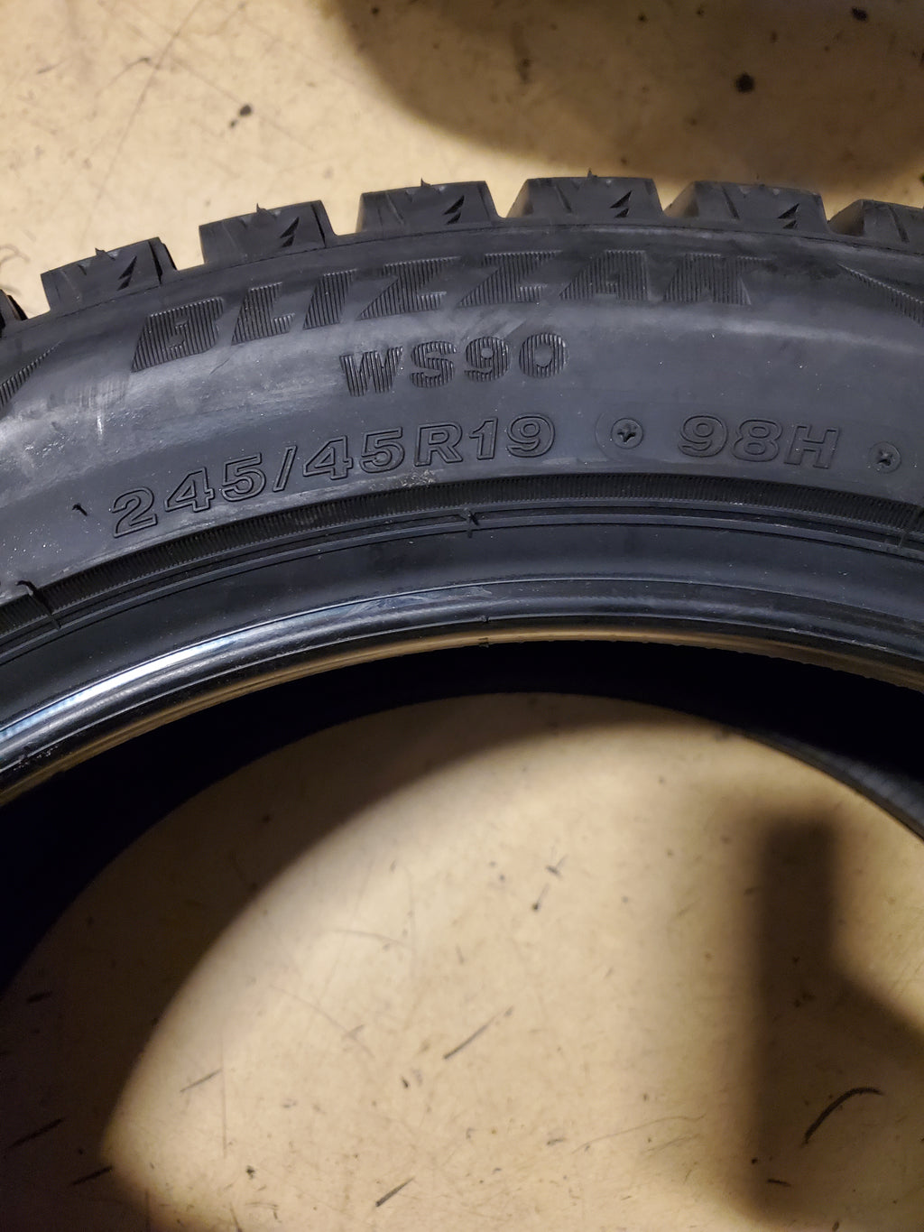 BRIDGESTONE BLIZZAK WS90 BSW P 245 45 19 98H WINTER TIRE 011539
