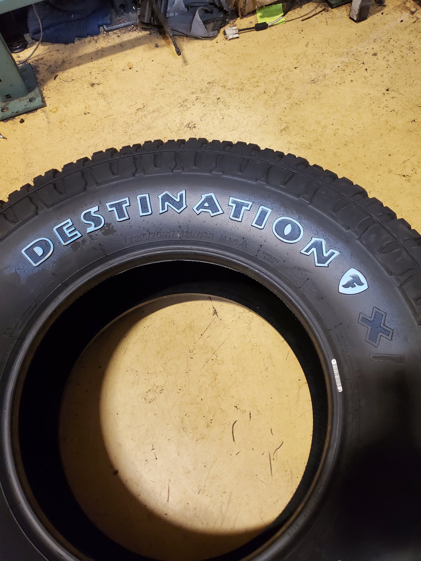 FIRESTONE DESTINATION X/T OWL LT 315 70 17 121/118H 10PLY RUGGED TIRE 006135