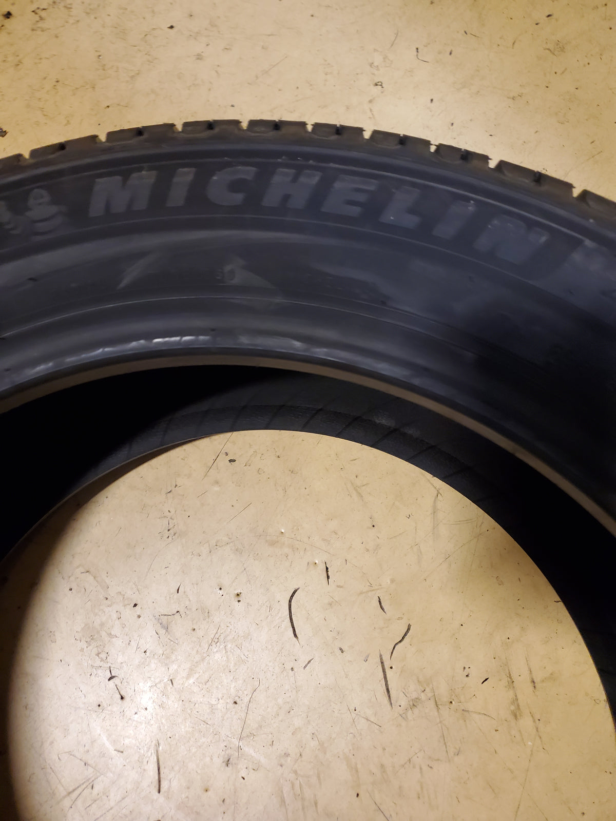 2 MICHELIN DEFENDER 2 BSW P 255 50 19 107H XL ALL SEASON TIRE 80655