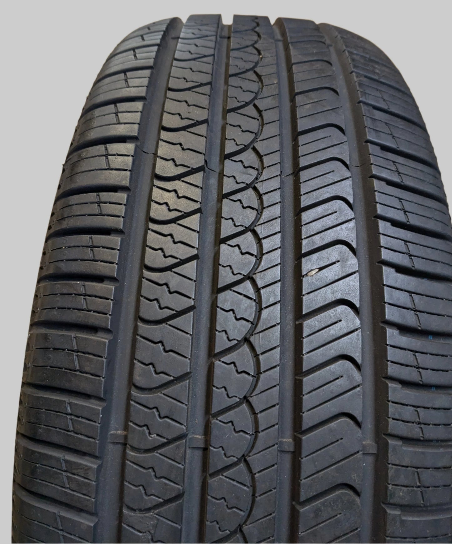 USED 11/32" OF 12/32" PIRELLI SCORPION ALL SEASON PLUS 3 P 265 60 18 110V SL ALL SEASON TIRE 3918700