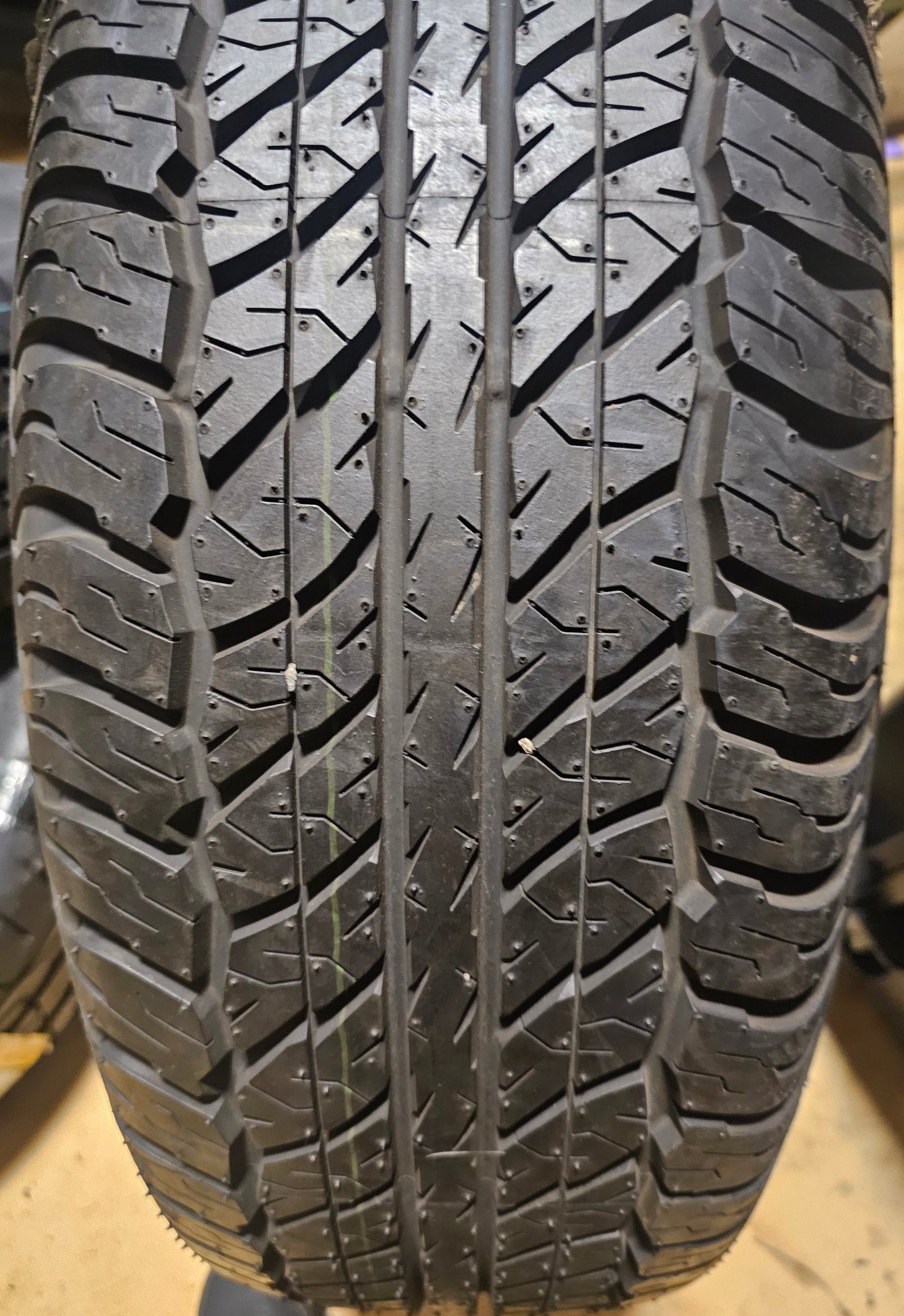 DUNLOP GRANDTREK AT20 P 265 70 17 113S SL ALL TERRAIN TIRE 290105041
