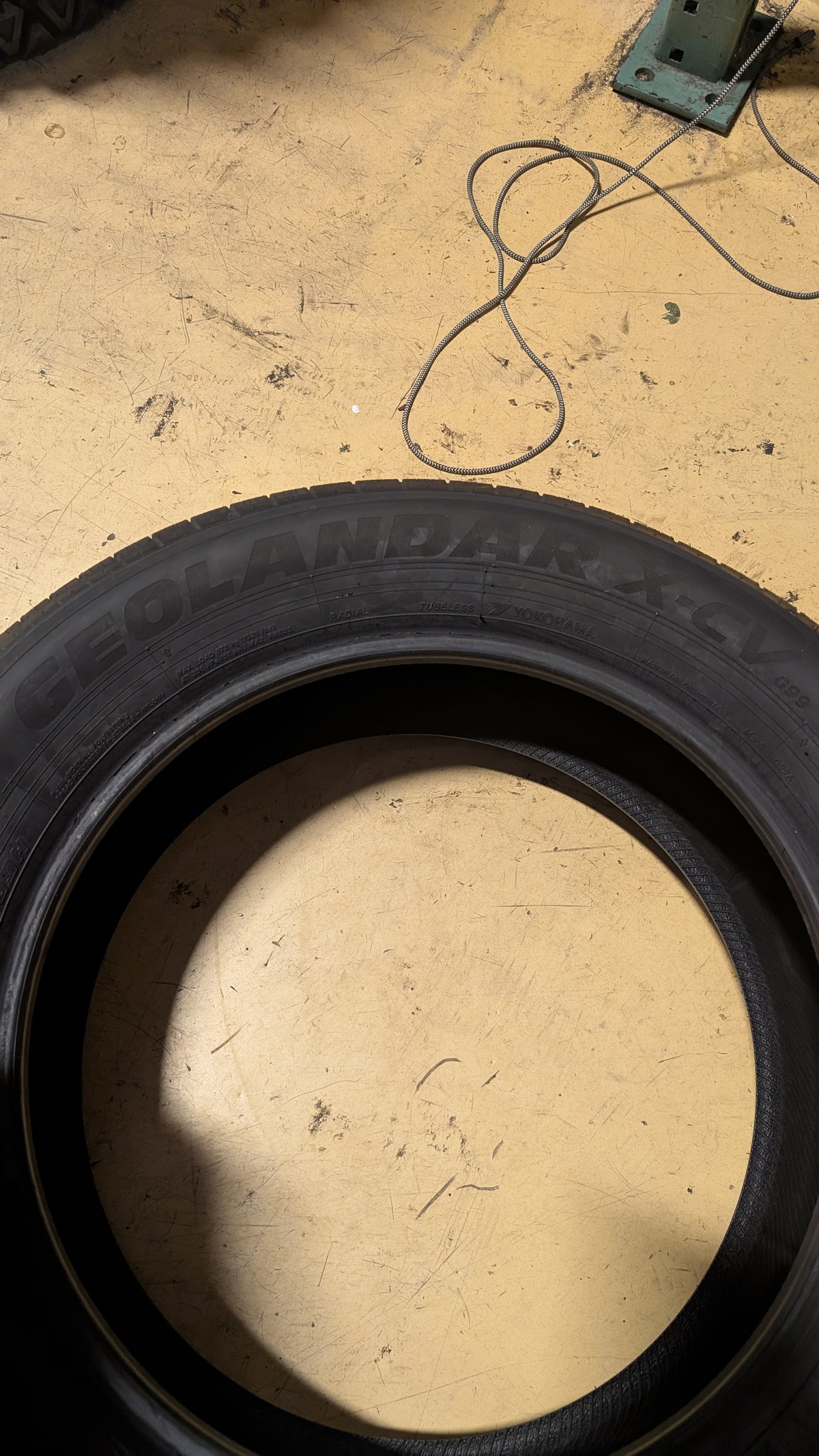 2 YOKOHAMA GEOLANDAR X-CV G99A BSW P 235 60 18 103H ALL SEASON TIRE 110193374
