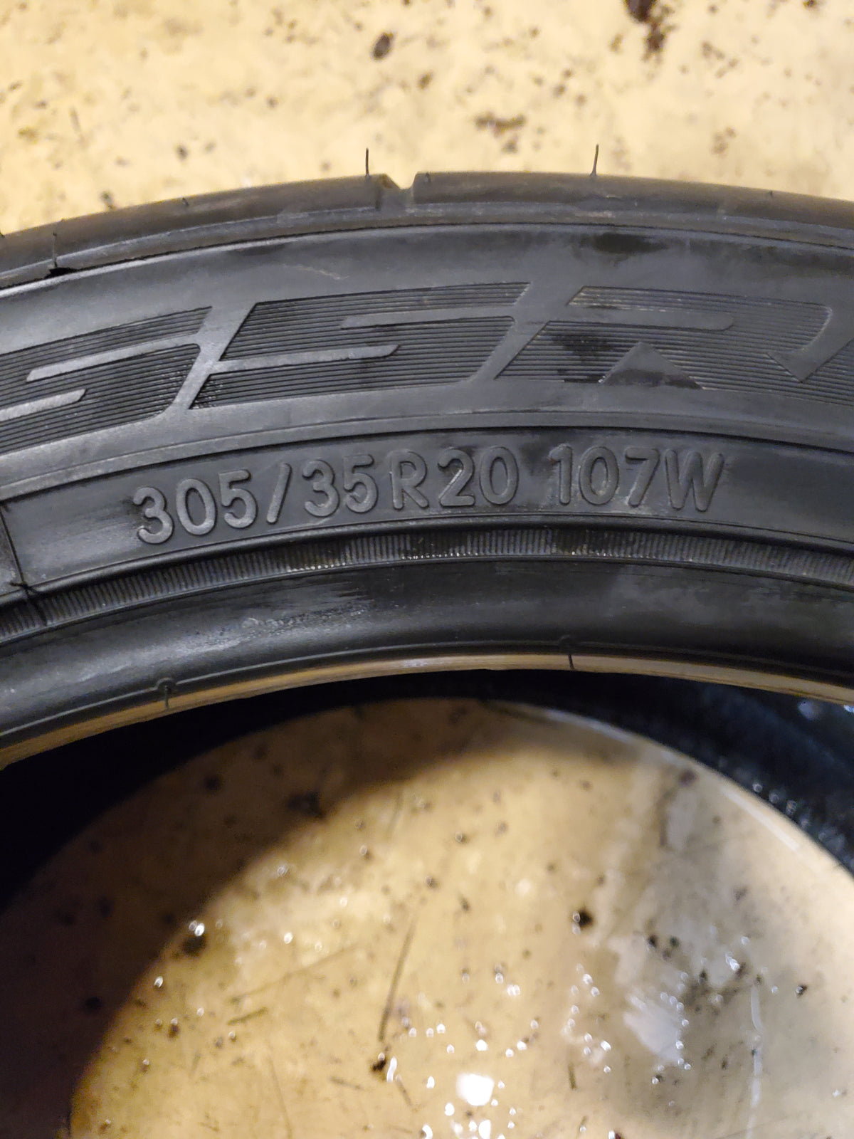 NITTO NT555RII BSW P 305 35 20 107W XL RACING TIRE 108580
