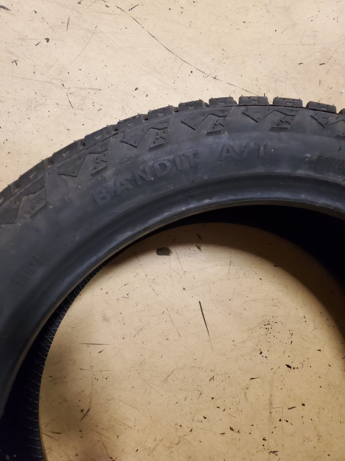 DELINTE DX-10 BANDIT A/T BSW P 285 45 22 116H ALL TERRAIN TIRE 841623123734