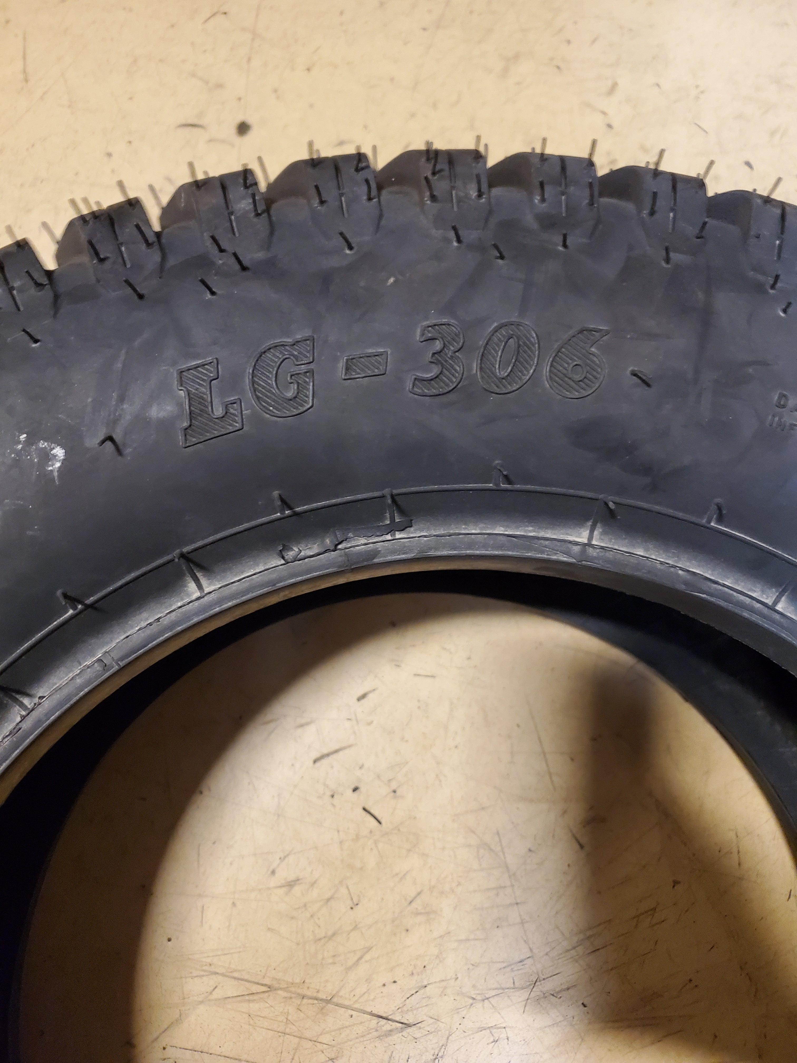 BKT LG-306 94A6 BSW  25 8.5 14 6PLY LAWN TIRE 94036622