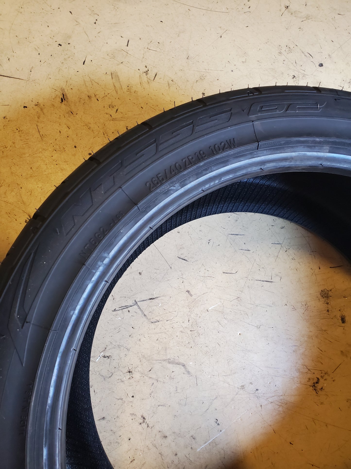 NITTO NT555 G2 BSW P 265 40 19 102W XL UHP TIRE 211250