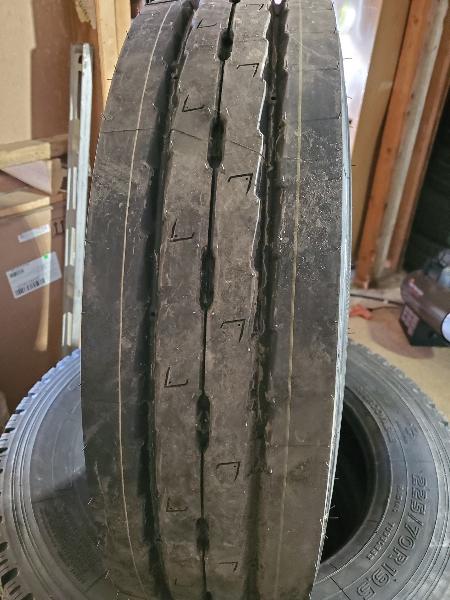 MICHELIN X MULTI BSW LT 215 75 17.5 136/134J 18PLY TRAILER TIRE 24581