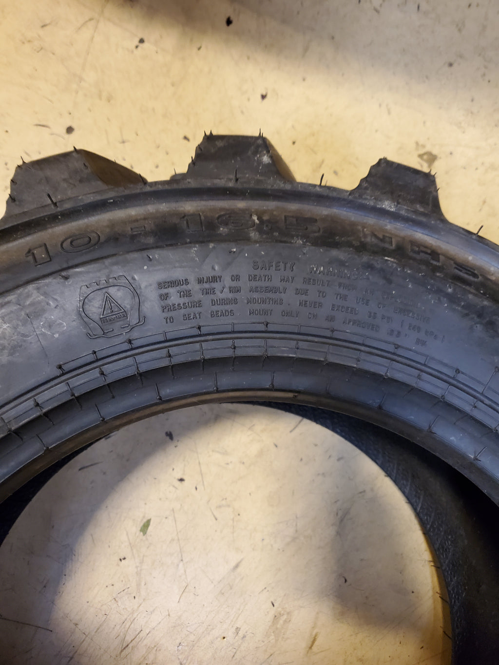 GALAXY XD2010 124A2 BSW 10 16.5 6PLY INDUSTRIAL TIRE 111259