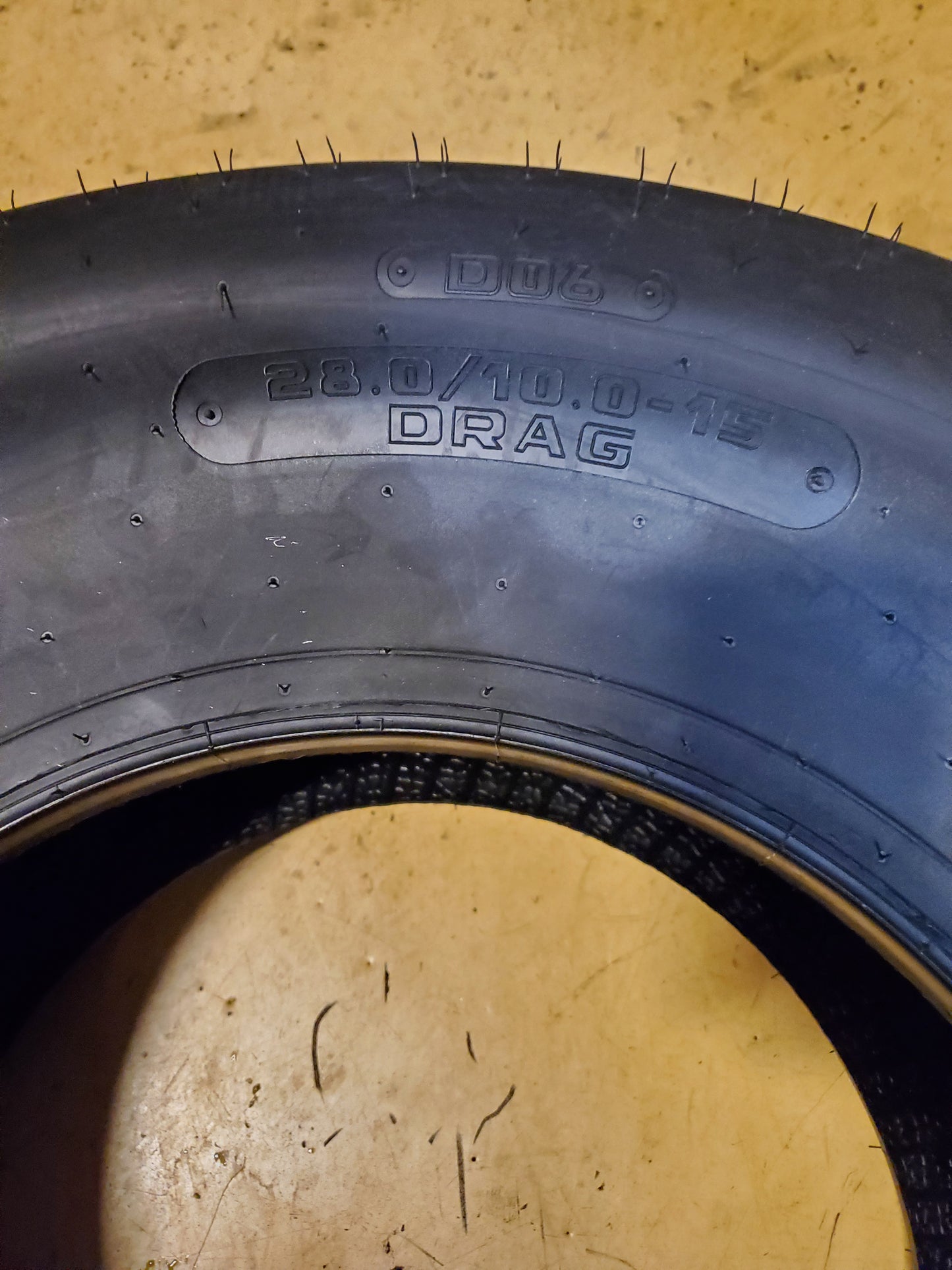 2 89 1/4" HOOSIER D06 BSW 28 10 15 DRAG TIRE H18150D06