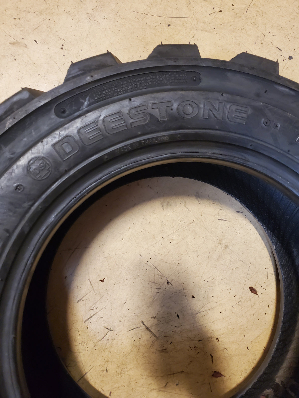 NOS DEESTONE D304 BSW 27 8.5 15 101B 8PLY INDUSTRIAL TIRE DS6102