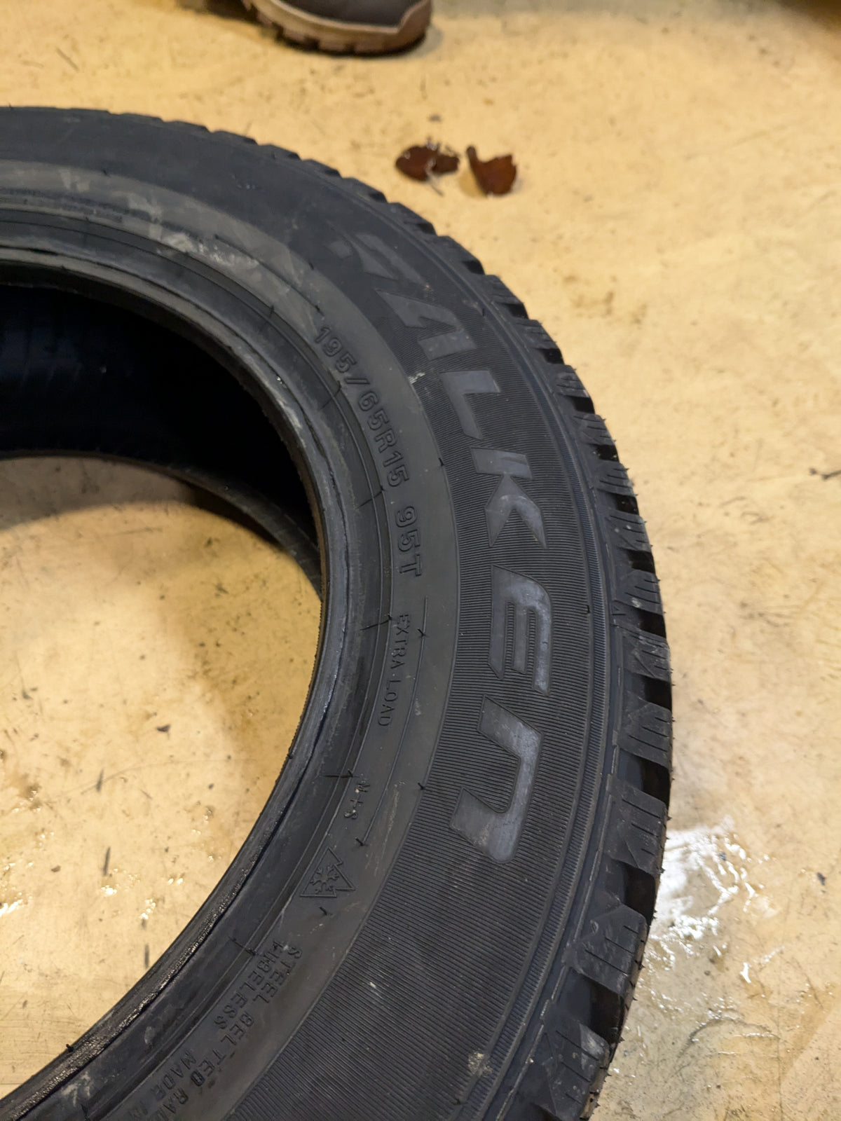 FALKEN WINTER PEAK F-ICE 1 P 195 65 15 95T XL SNOW WINTER TIRE 28384543