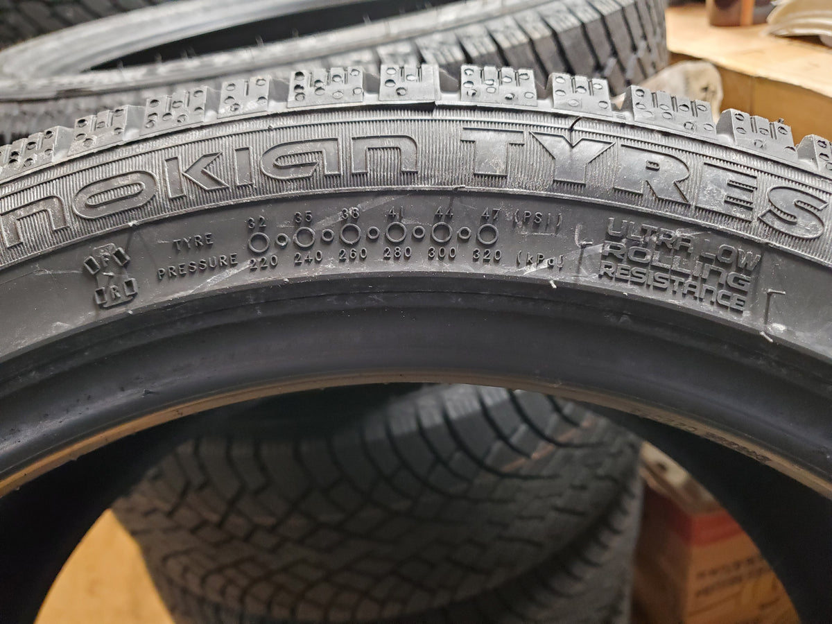 4 NOKIAN HAKKAPELIITTA R5 BSW P 215 45 17 91T XL WINTER TIRE T432154