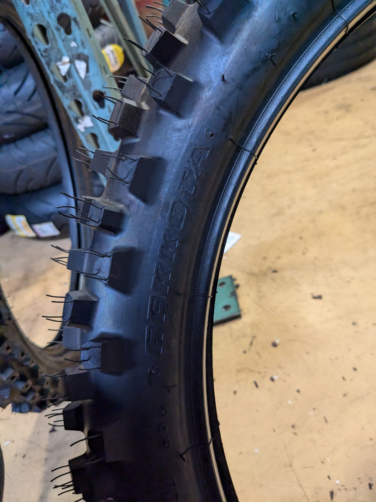IRC IX-09 GEKKOTA GUMMY 80 100 21 51M MOTORCYCLE TIRE 1937650004