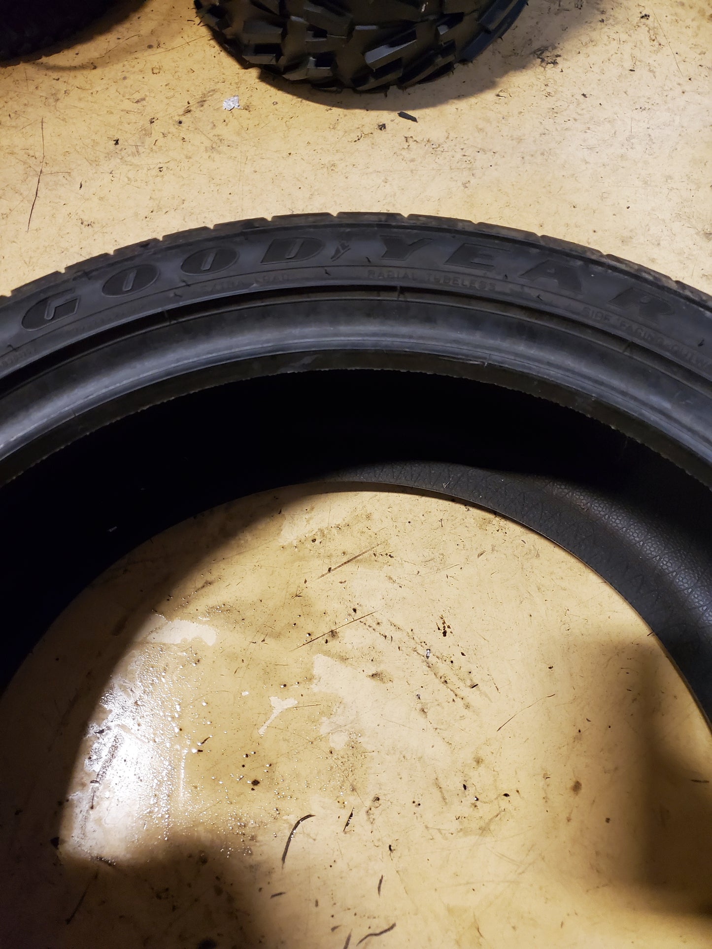 NOS GOODYEAR EAGLE SPORT ALL-SEASON SCT AO P 265 35 21 101H  TIRE 109172658