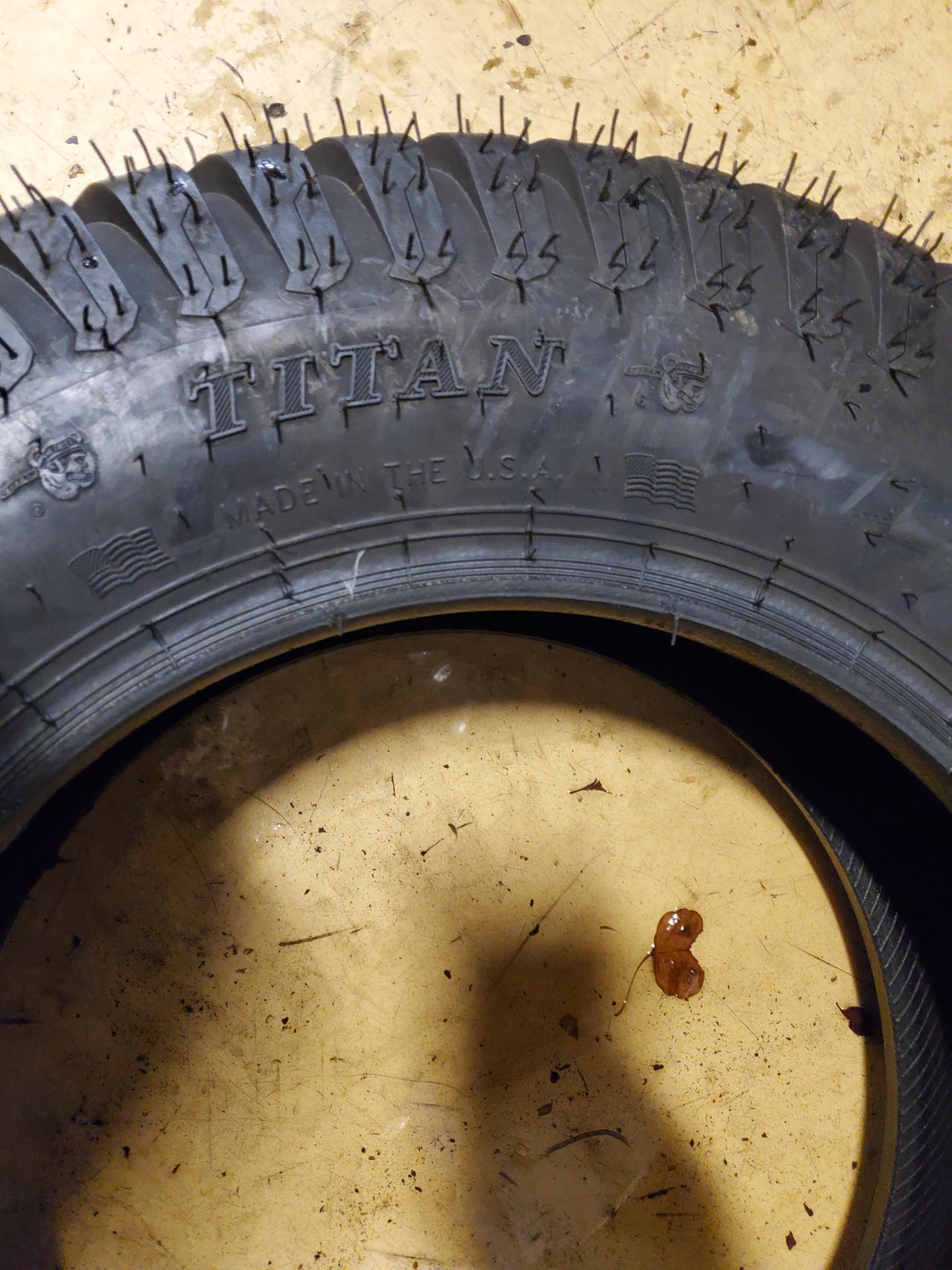 TITAN MULTI TRAC C/S BSW 28 8.5 15 6PLY TRACTOR TIRE TMT288515