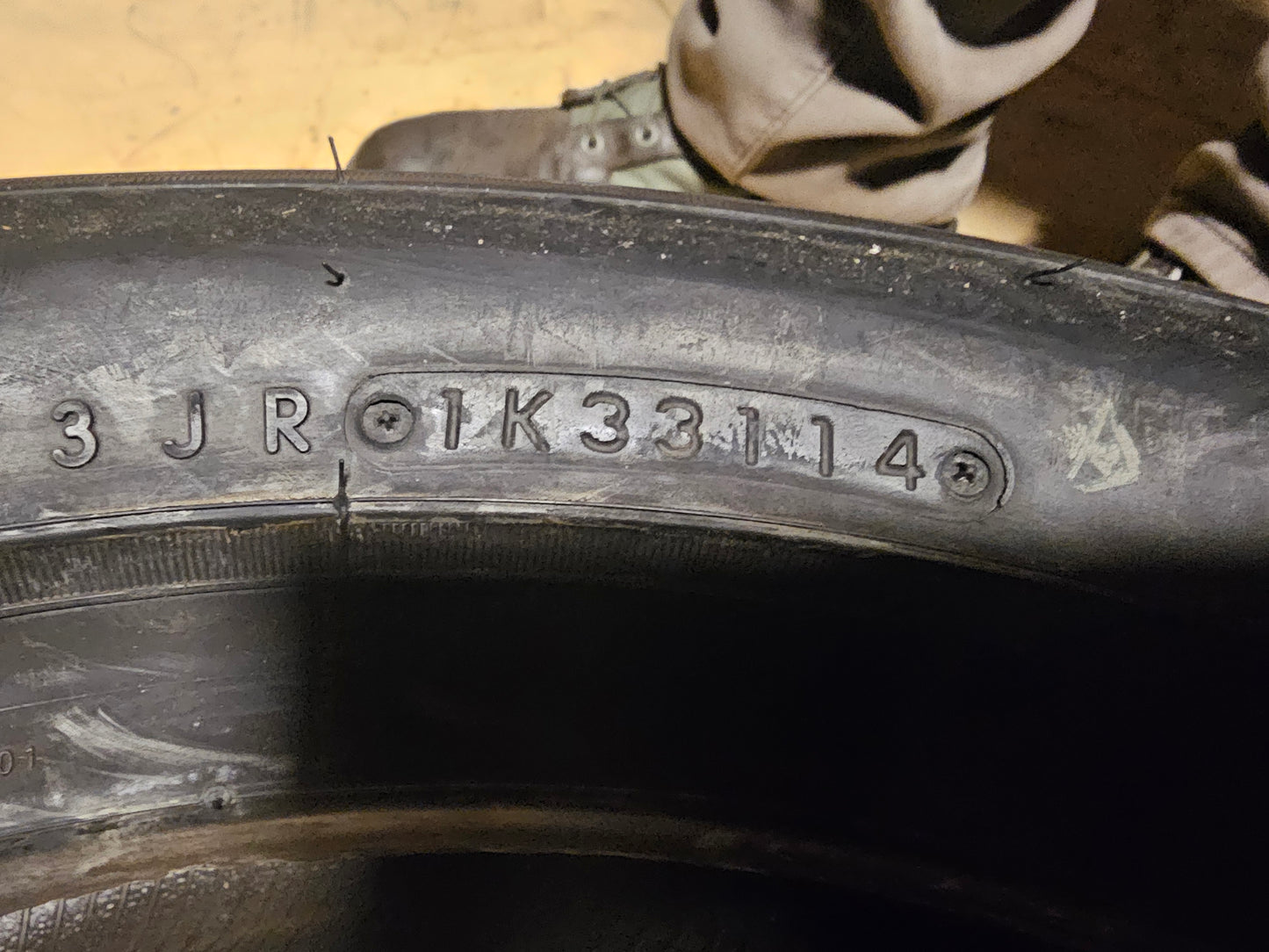 2 NOS NITTO MOTIVO  P 225 50 17 98W XL ALL SEASON  210020