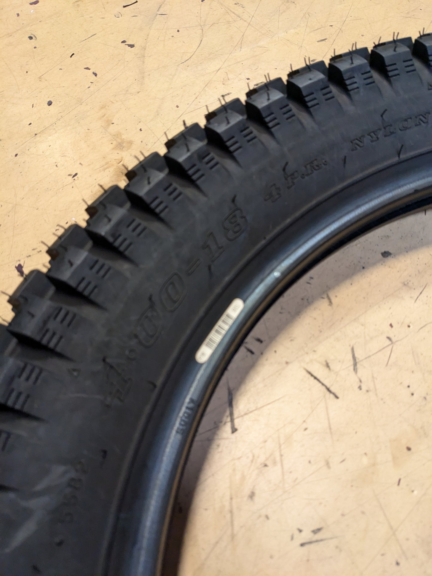 DUNLOP K950 BSW 4.00 18 4PR 64P REAR MOTORCYCLE TIRE 45112401