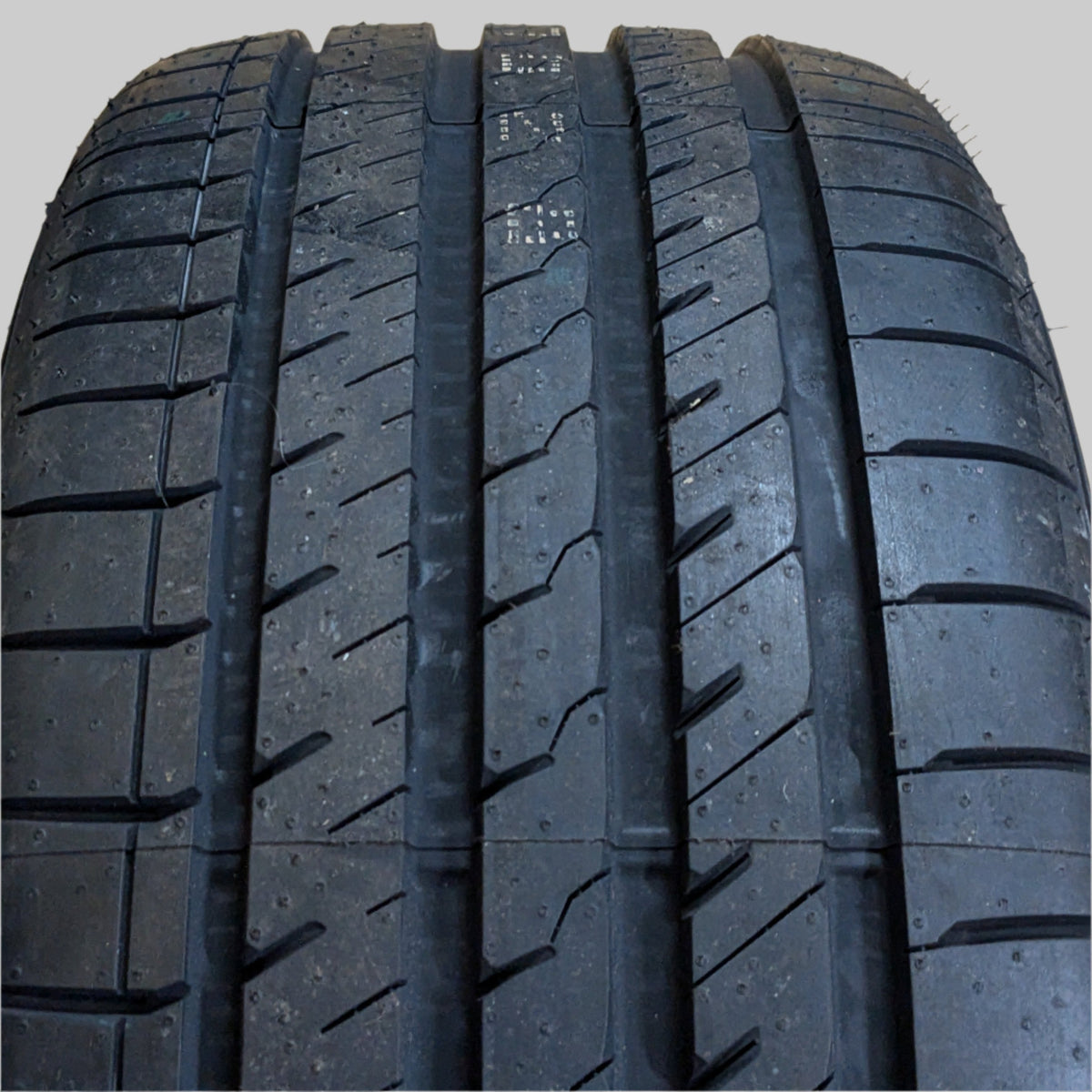 SUMITMO HTR Z5 P 245 45 17 99Y XL ALL SEASON TIRE HTR55