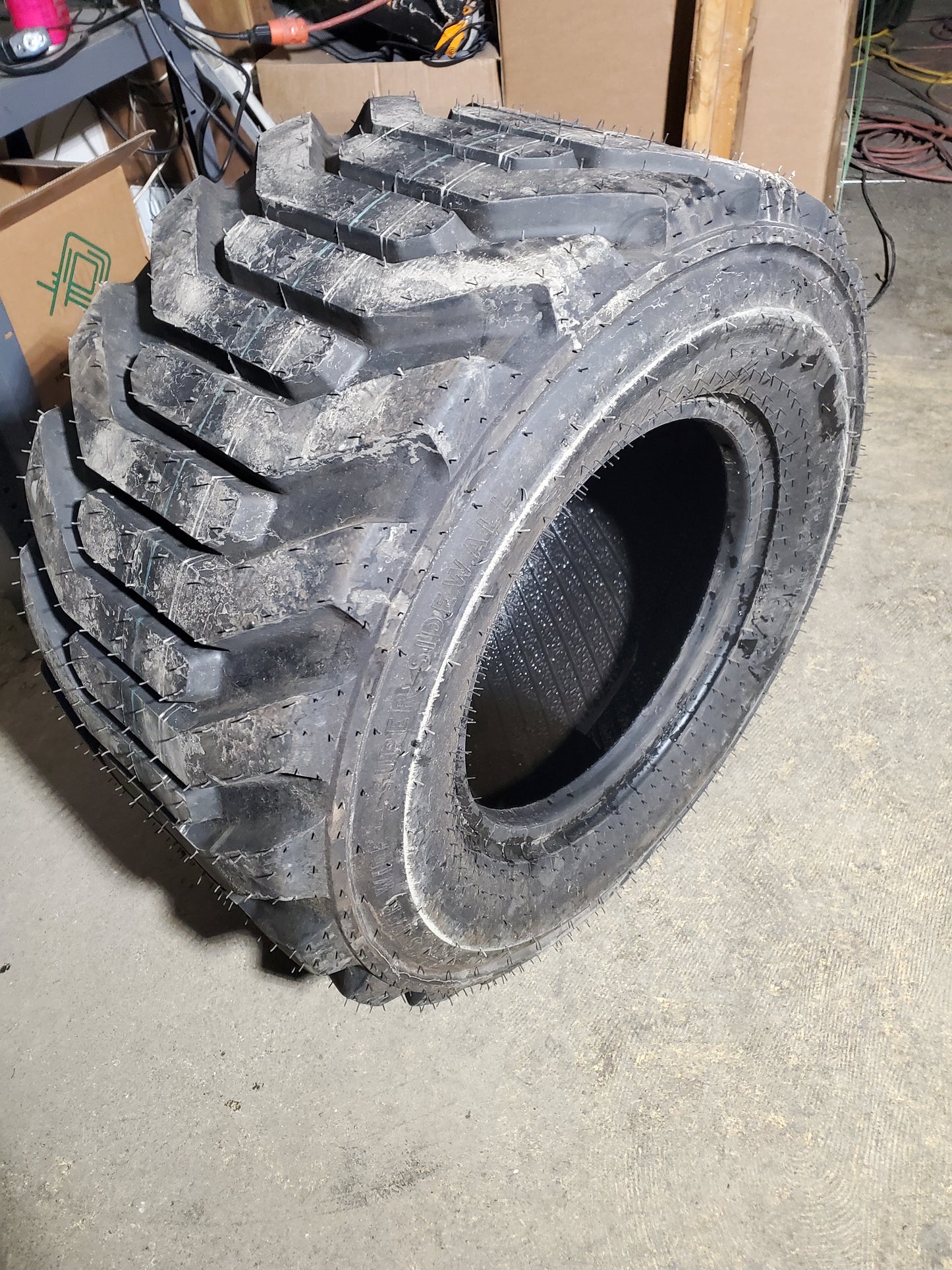 GALAXY HIPPO II R4 BSW  31 15.5 15 131A2 8PLY INDUSTRIAL TIRE 130174