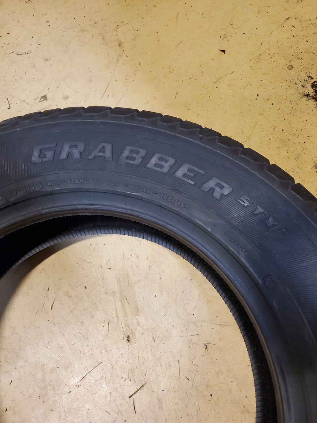 GENERAL GRABBER STX 2 BSW P 275 60 20 115S ALL SEASON TIRE 4509380000