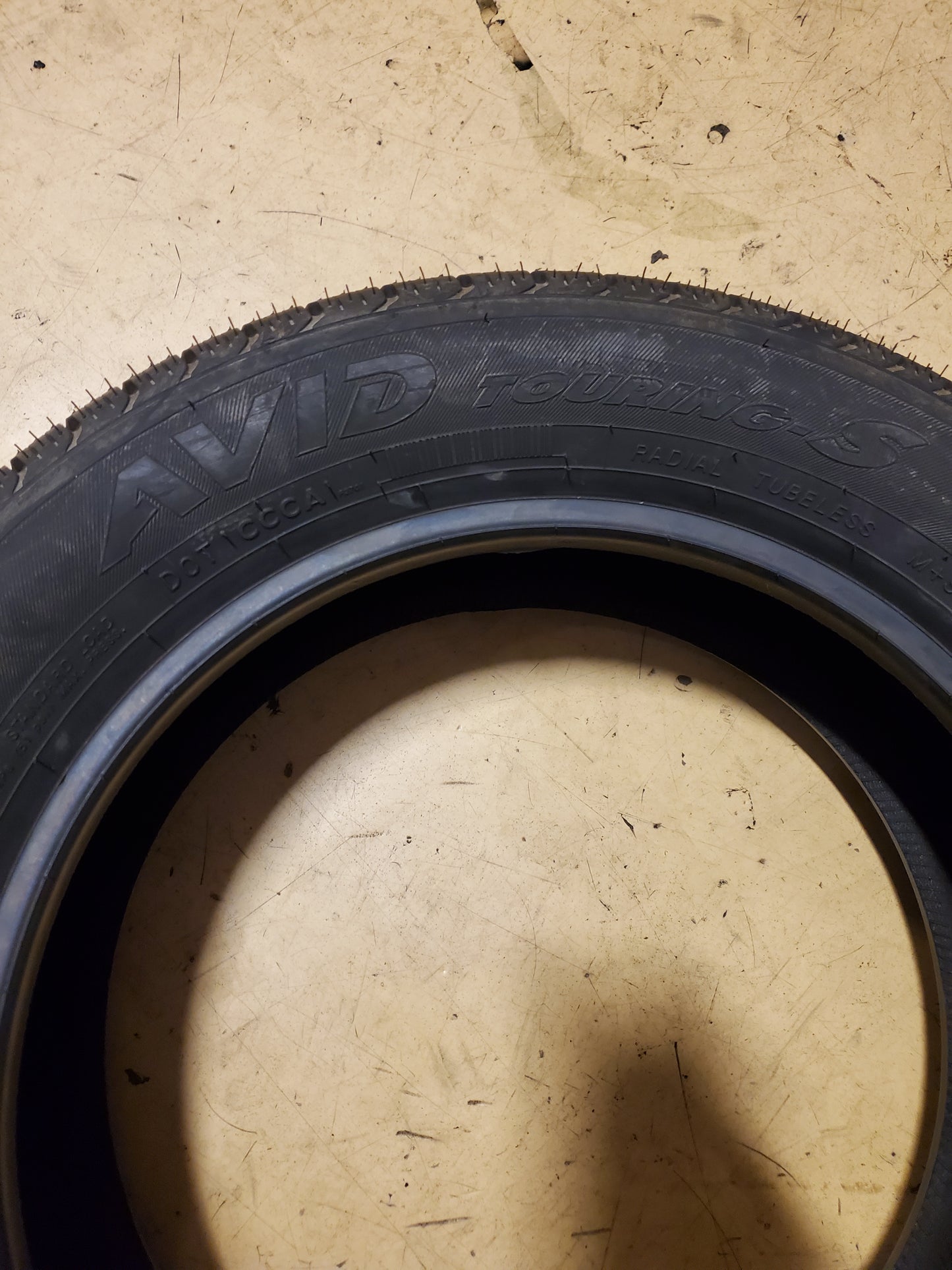 YOKOHAMA AVID TOURING-S BSW P 185 60 15 84T ALL SEASON TIRE 110131805