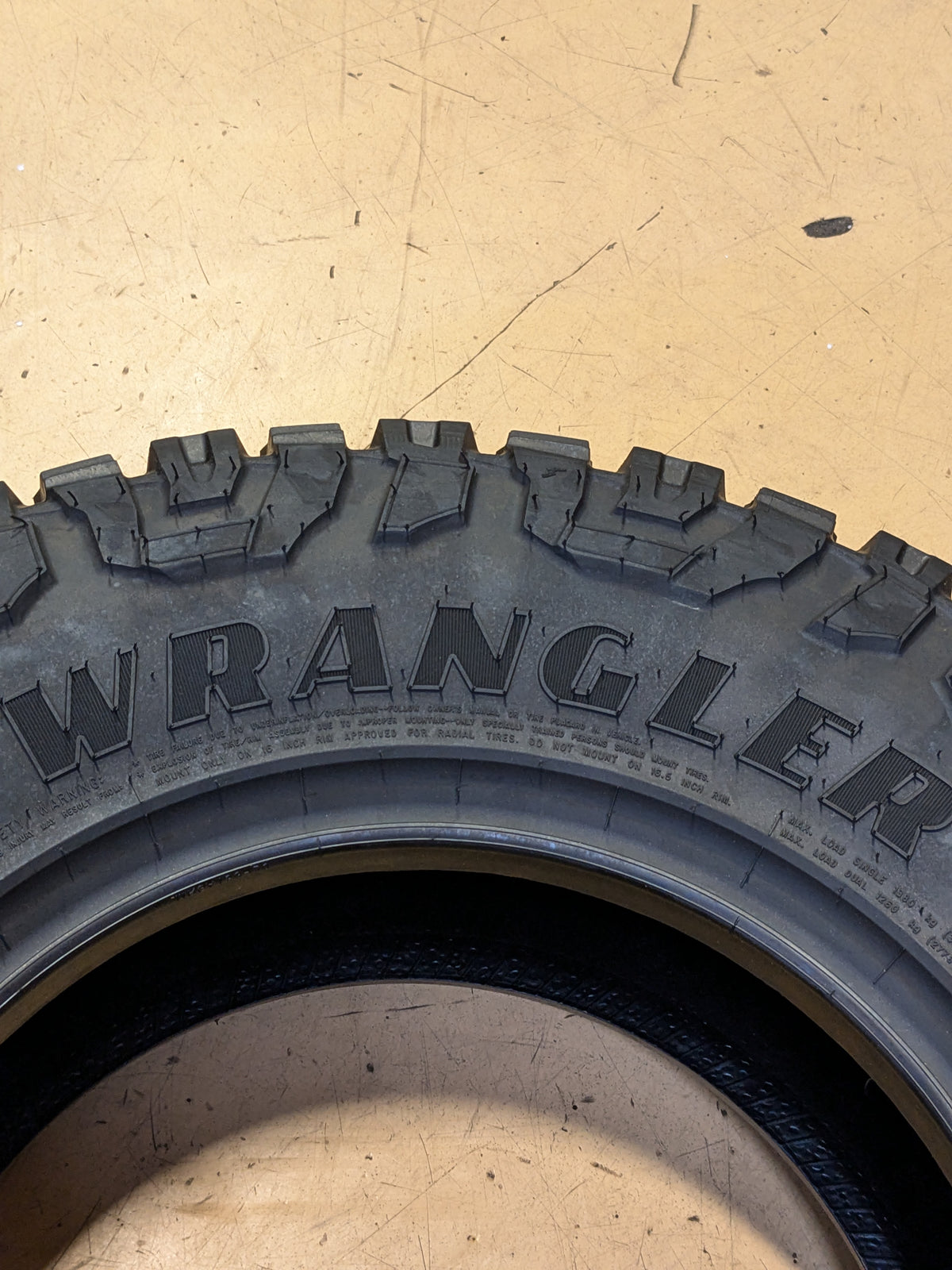 GOODYEAR WRANGLER DURATRAC RT LT 245 75 16 120/116S RUGGED TERRAIN TIRE 176103991