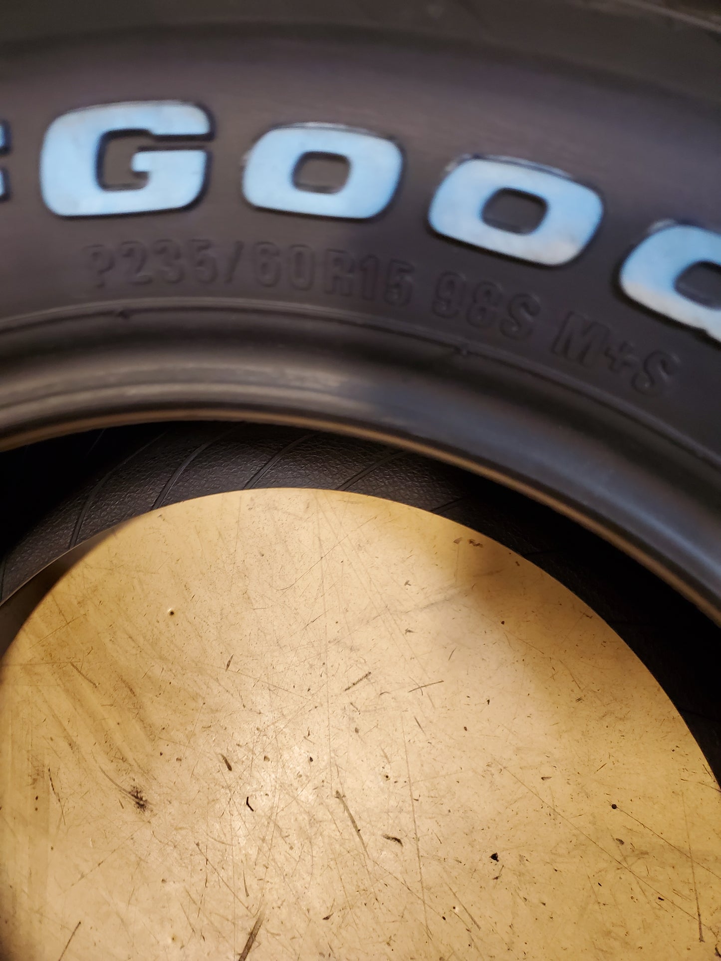 BFGOODRICH RADIAL T/A RWL P 235 60 15 98S ALL SEASON TIRE 19922