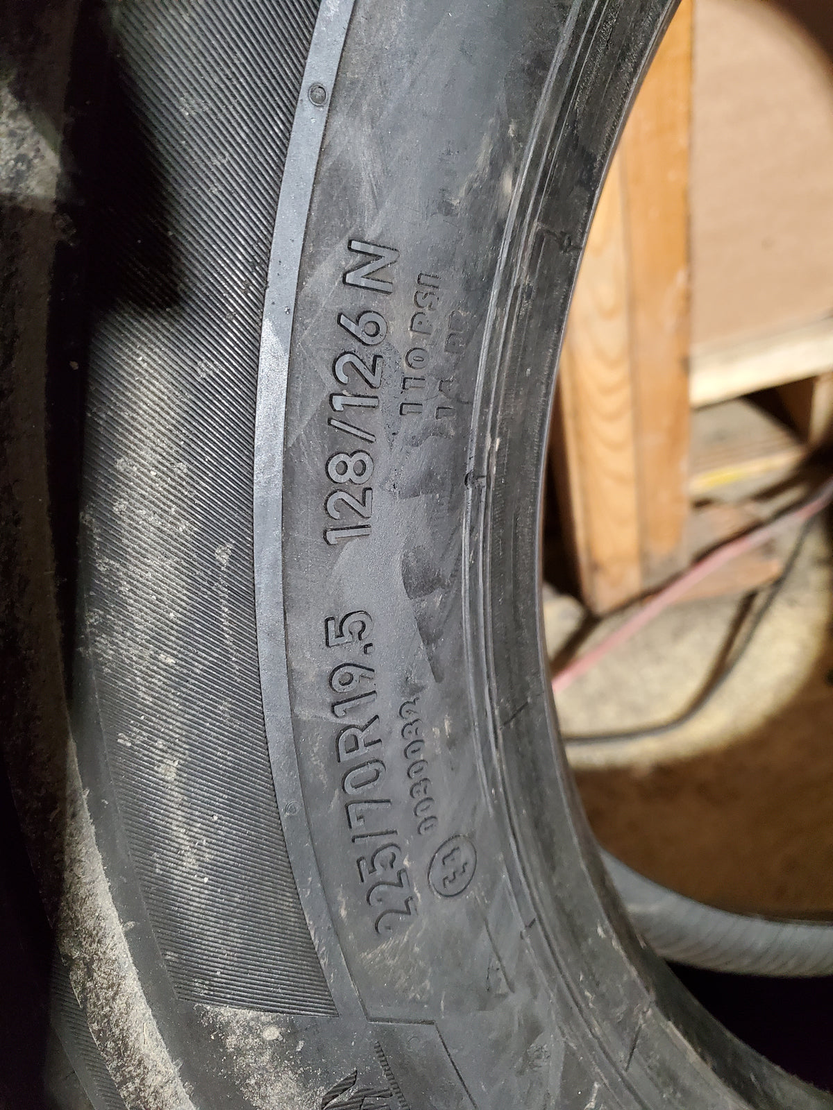 CONTINENTAL CONTI HYBRID HD3 BSW LT 225 70 19.5 128/126N 14PLY DRIVE TIRE 05224060000