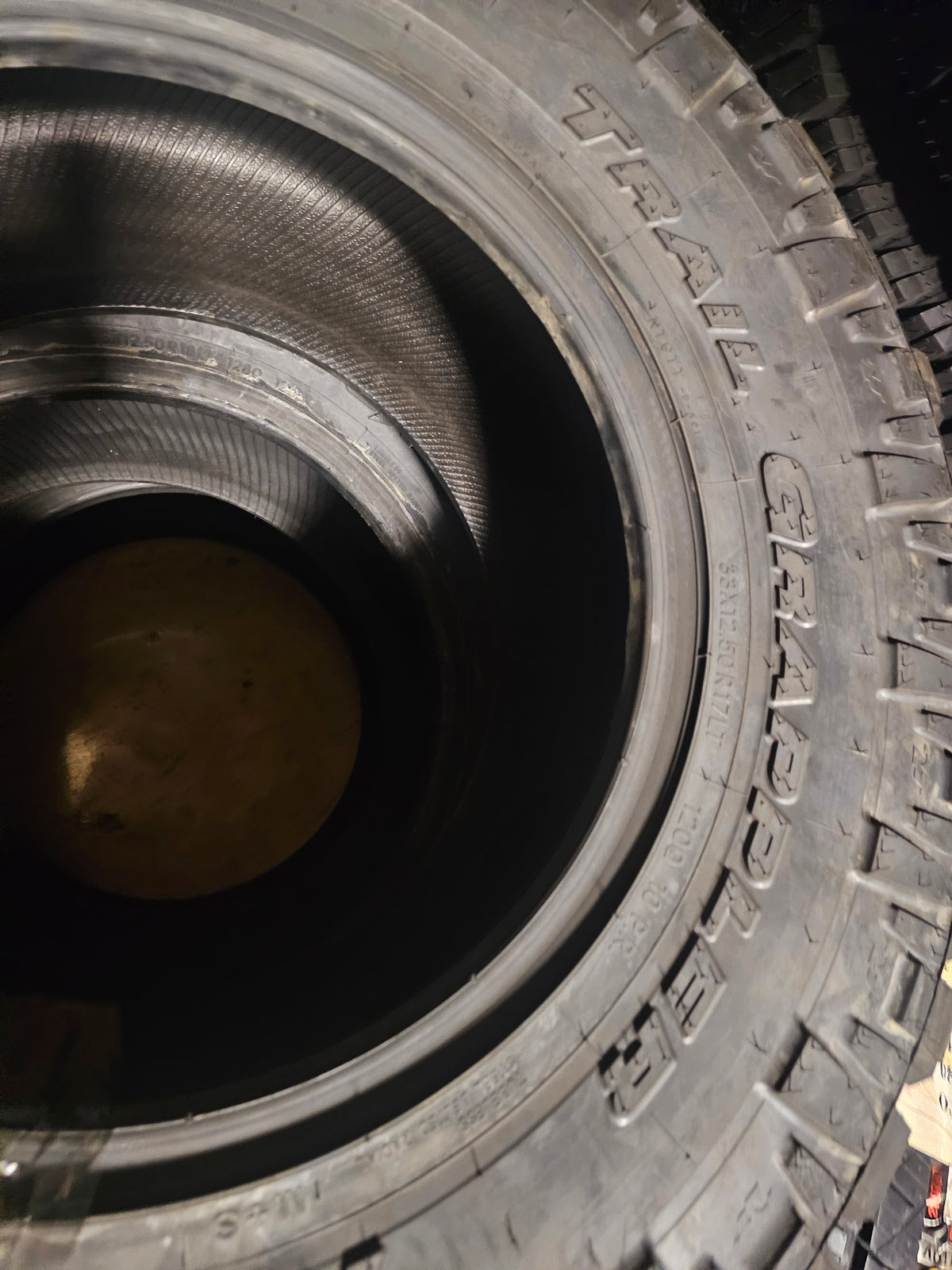2 NITTO TRAIL GRAPPLER M/T 33 12.5 17 120Q LRE 10PLY MUD TERRAIN TIRES 374070