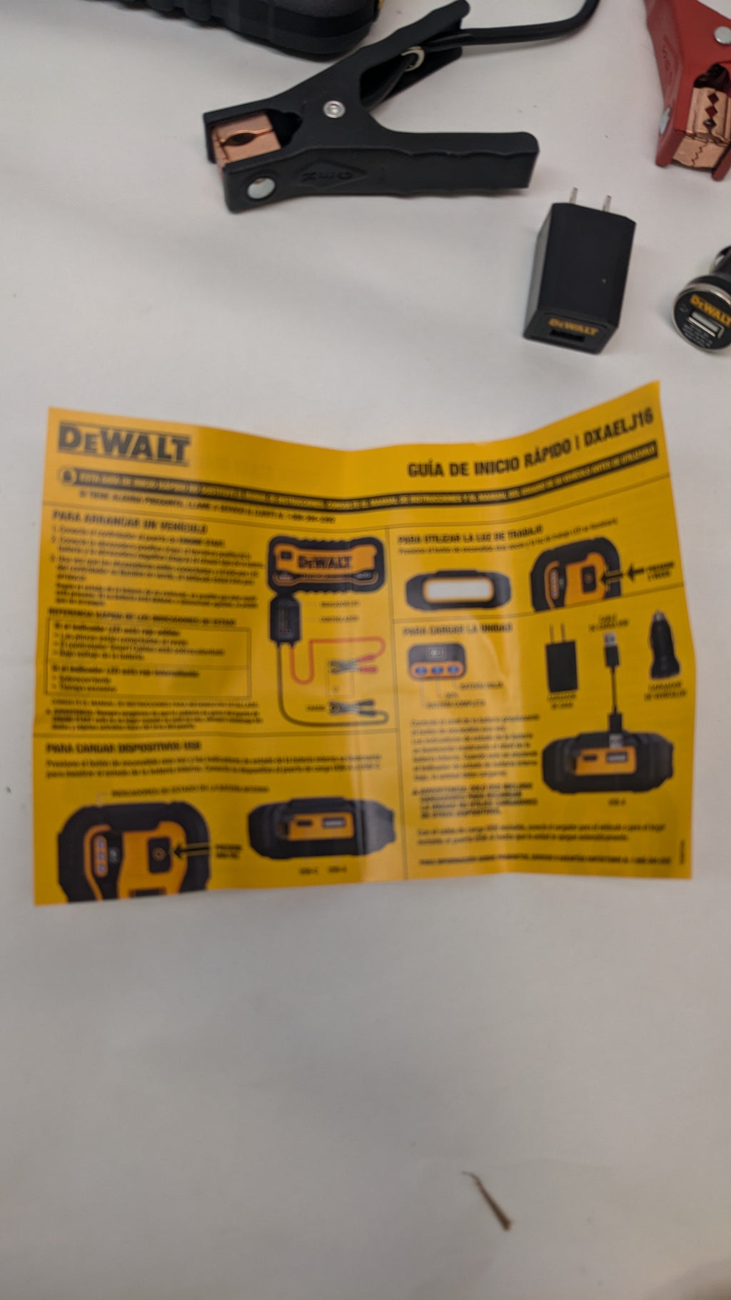 DEWALT DXAELJ16 1600 PEAK AMP JUMP STARTER BATTERY BOOSTER WITH USB POWER STATION