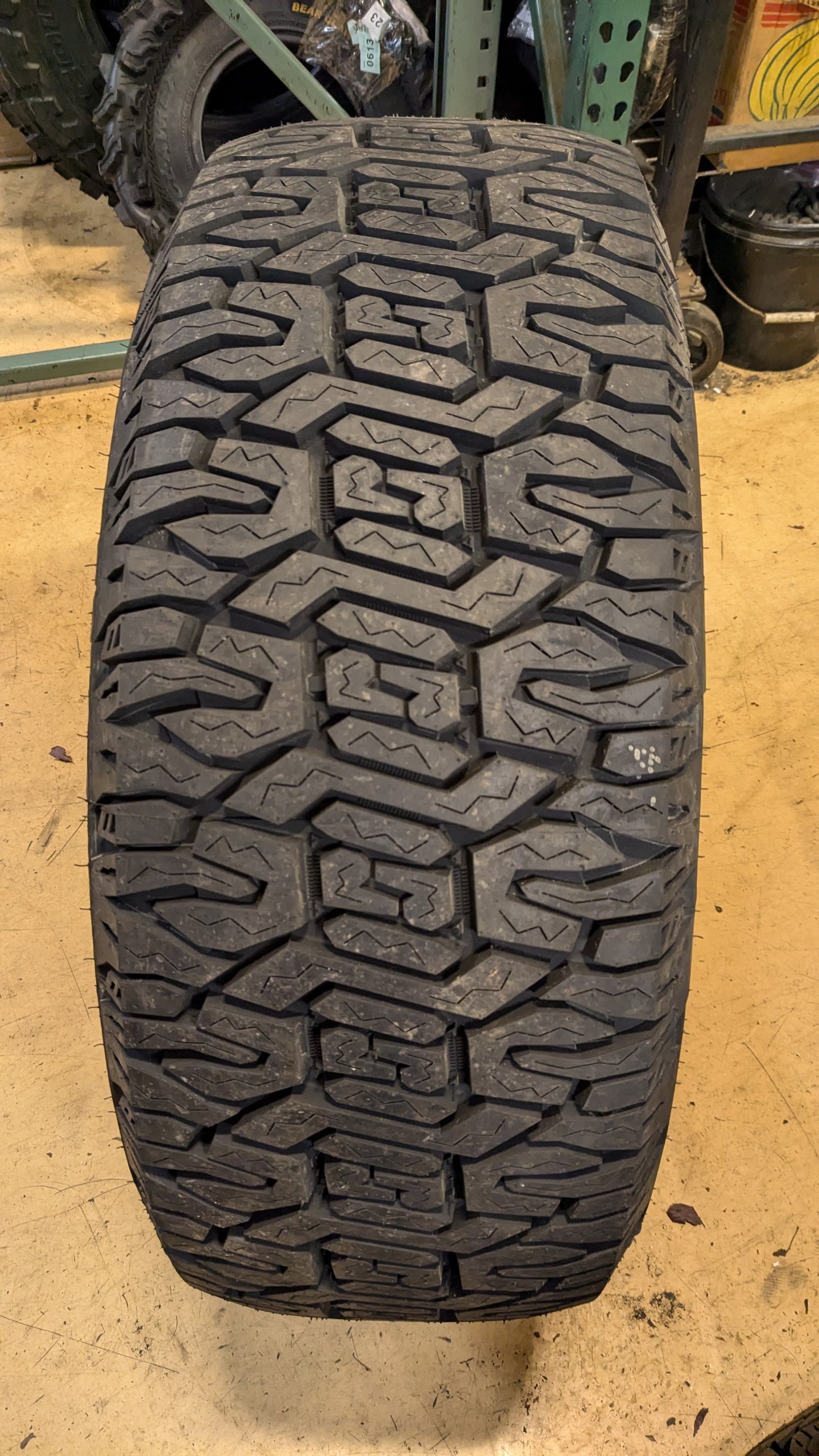 RADAR RENEGADE A/T PRO BSW LT 35 12.5 18 123R 10PLY ALL TERRAIN TIRE RACSTH0008