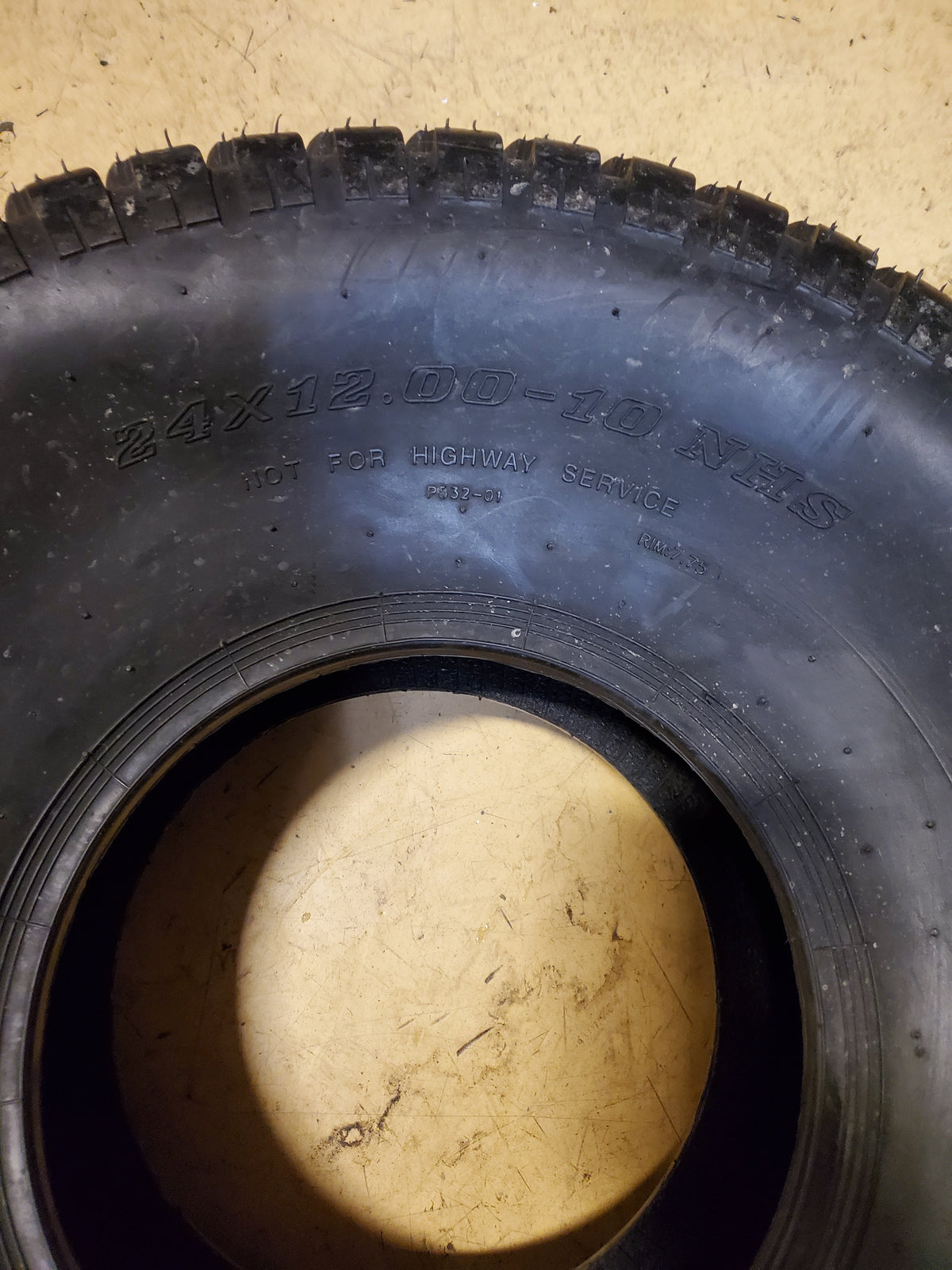 NOS TRAC-GARD C/T BSW 24 12 10 4PLY LAWN MOWER TIRE 27007001
