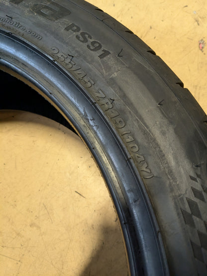 NOS KUMHO ECSTA PS91 BSW P 255 45 19 104Y UHP SUMMER TIRE 2175443