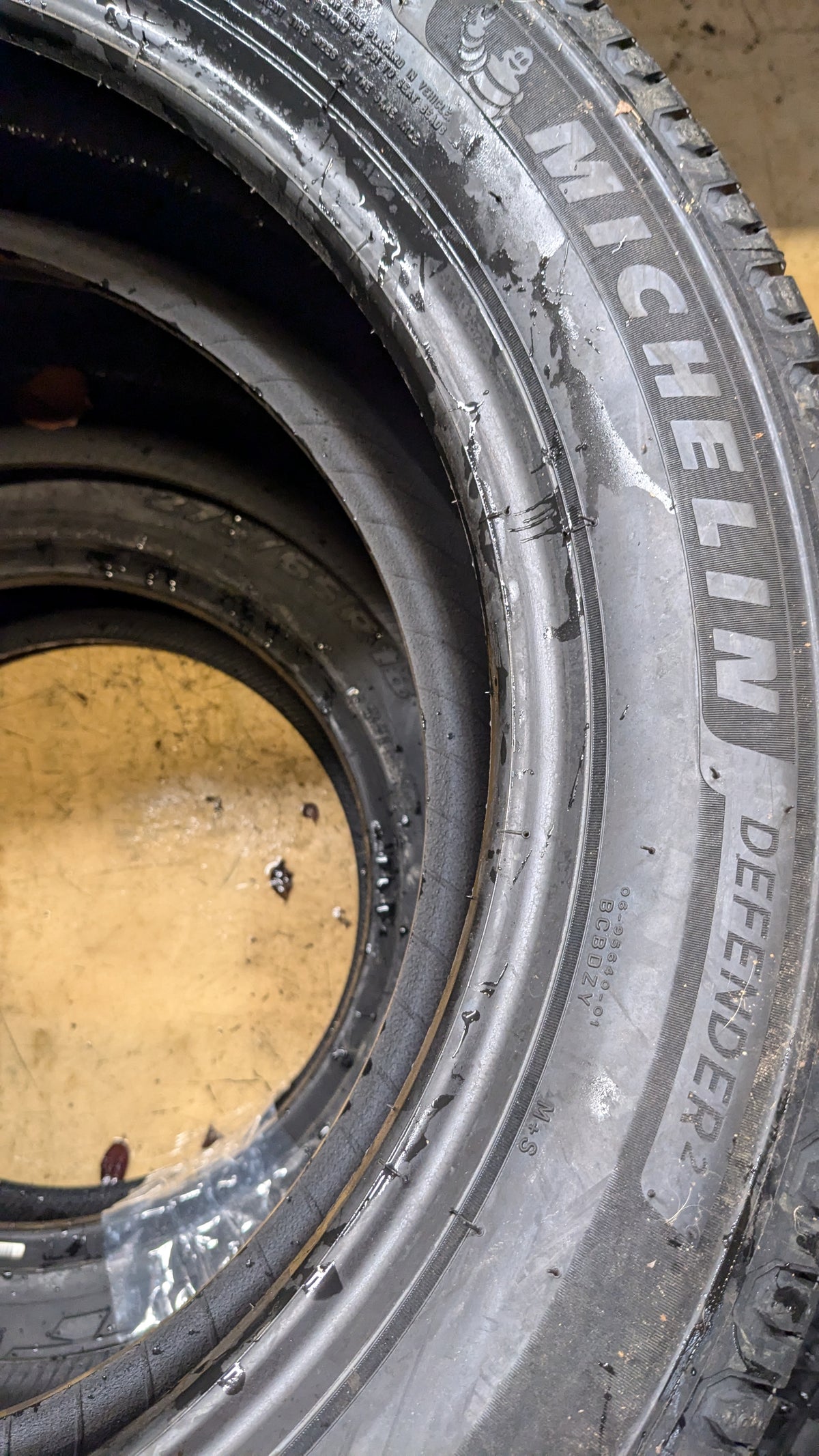 2 MICHELIN DEFENDER 2 BSW P 225 55 18 98V ALL WEATHER TIRE 62509