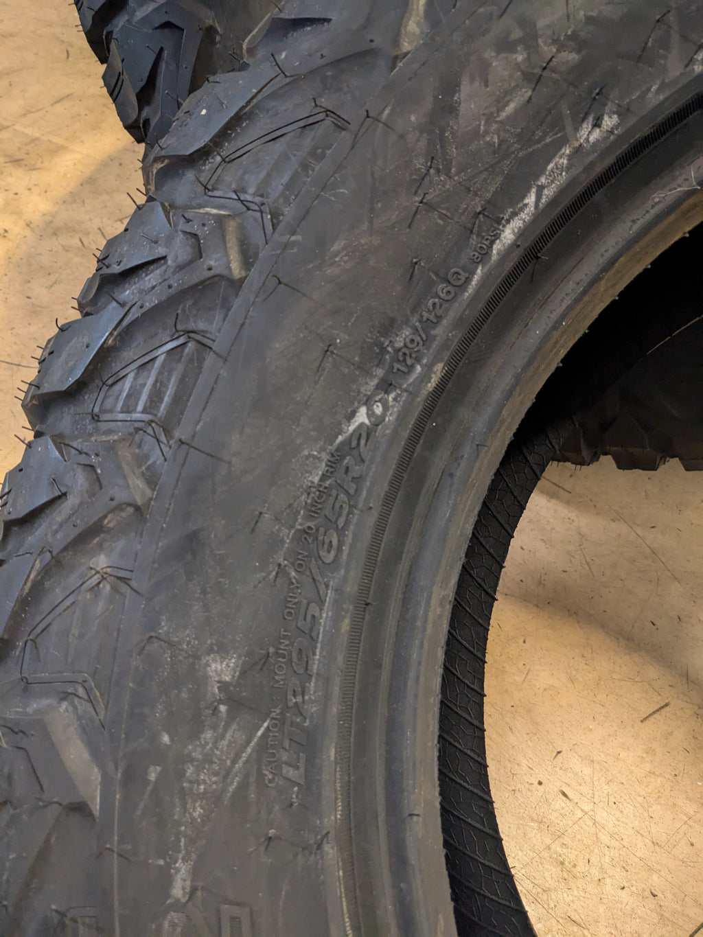 HANKOOK DYNAPRO MT2 BSW LT 295 65 20 129/126Q 10PLY MUD TERRAIN TIRE 2021082